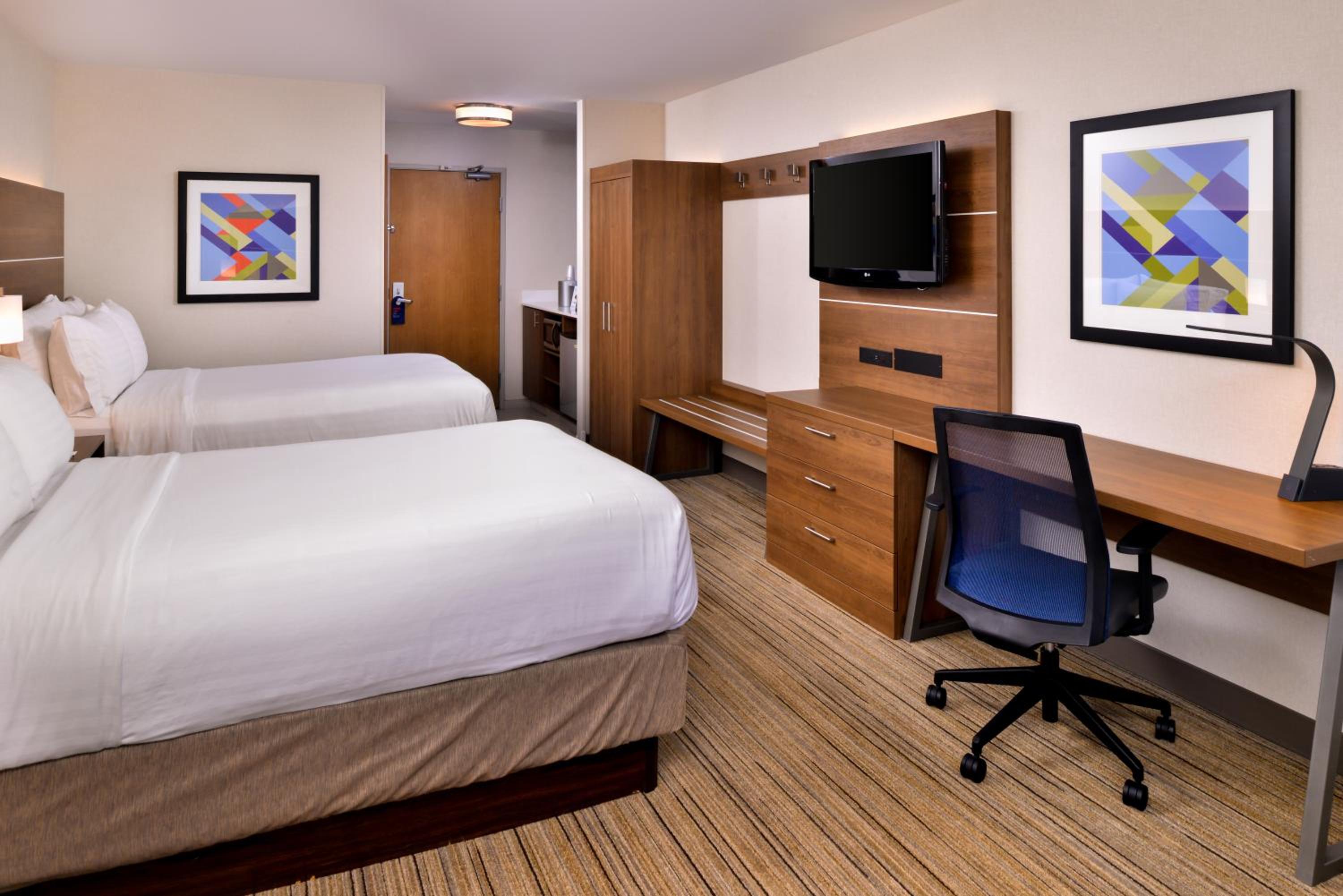 Queen Room - Disability Access - Photo 2