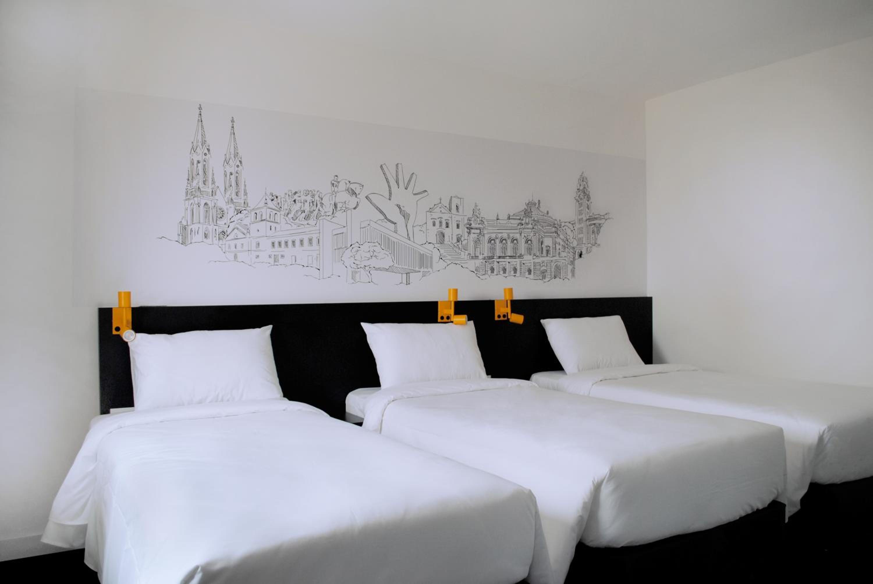 Triple Room - Disability Access - Photo 2