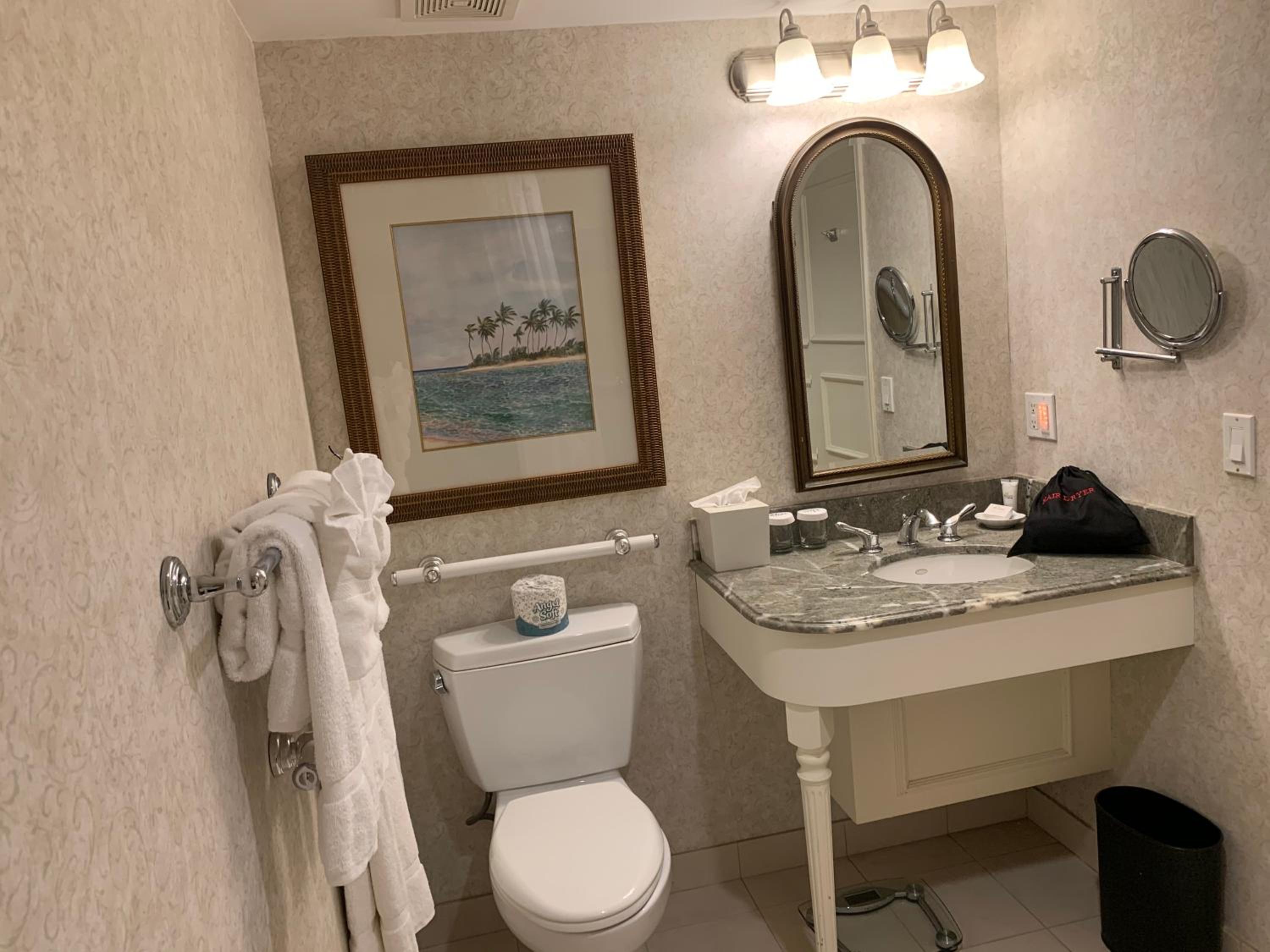 King Room with Balcony - Photo 3