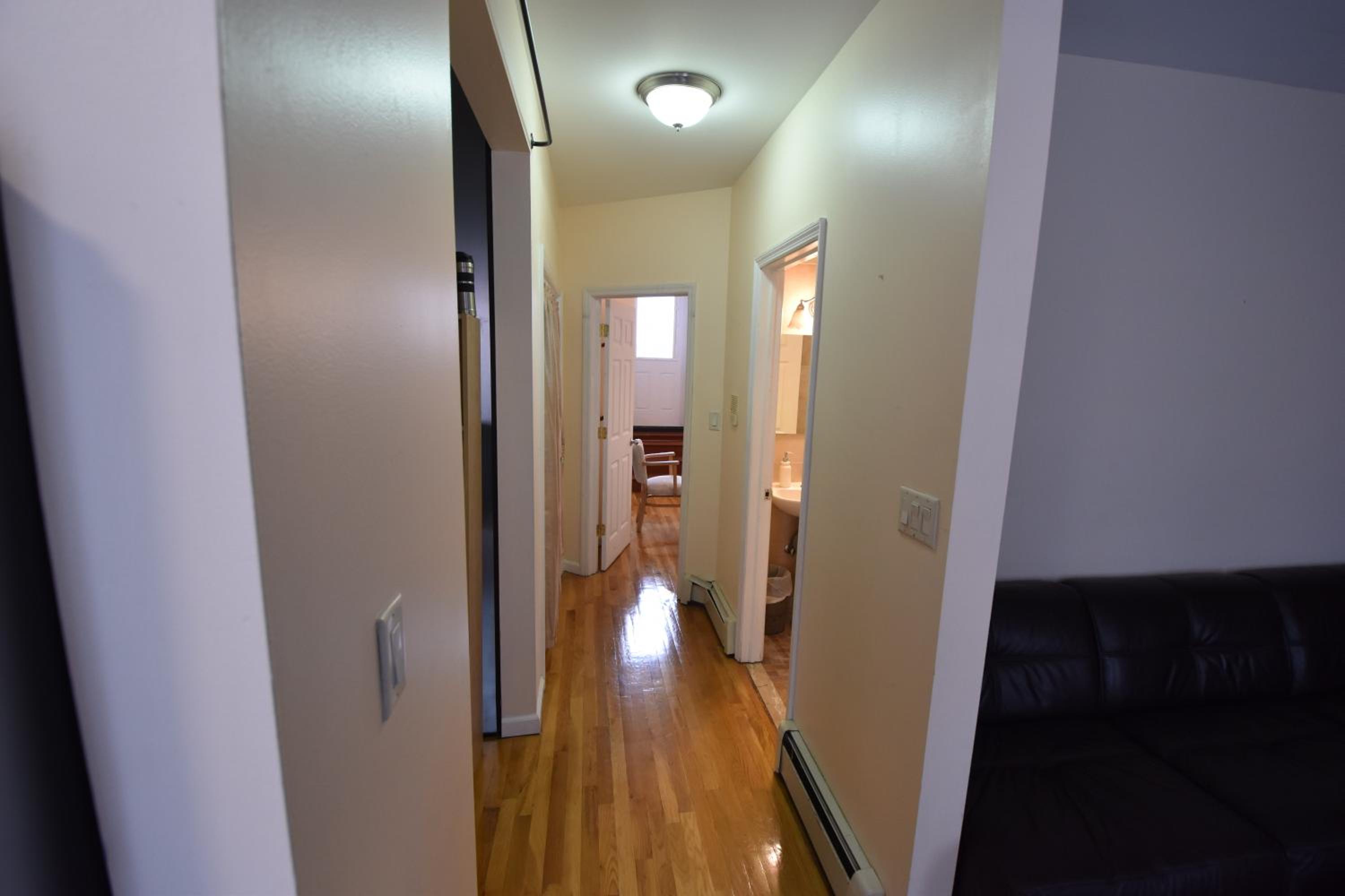 Apartment with Balcony photo 3