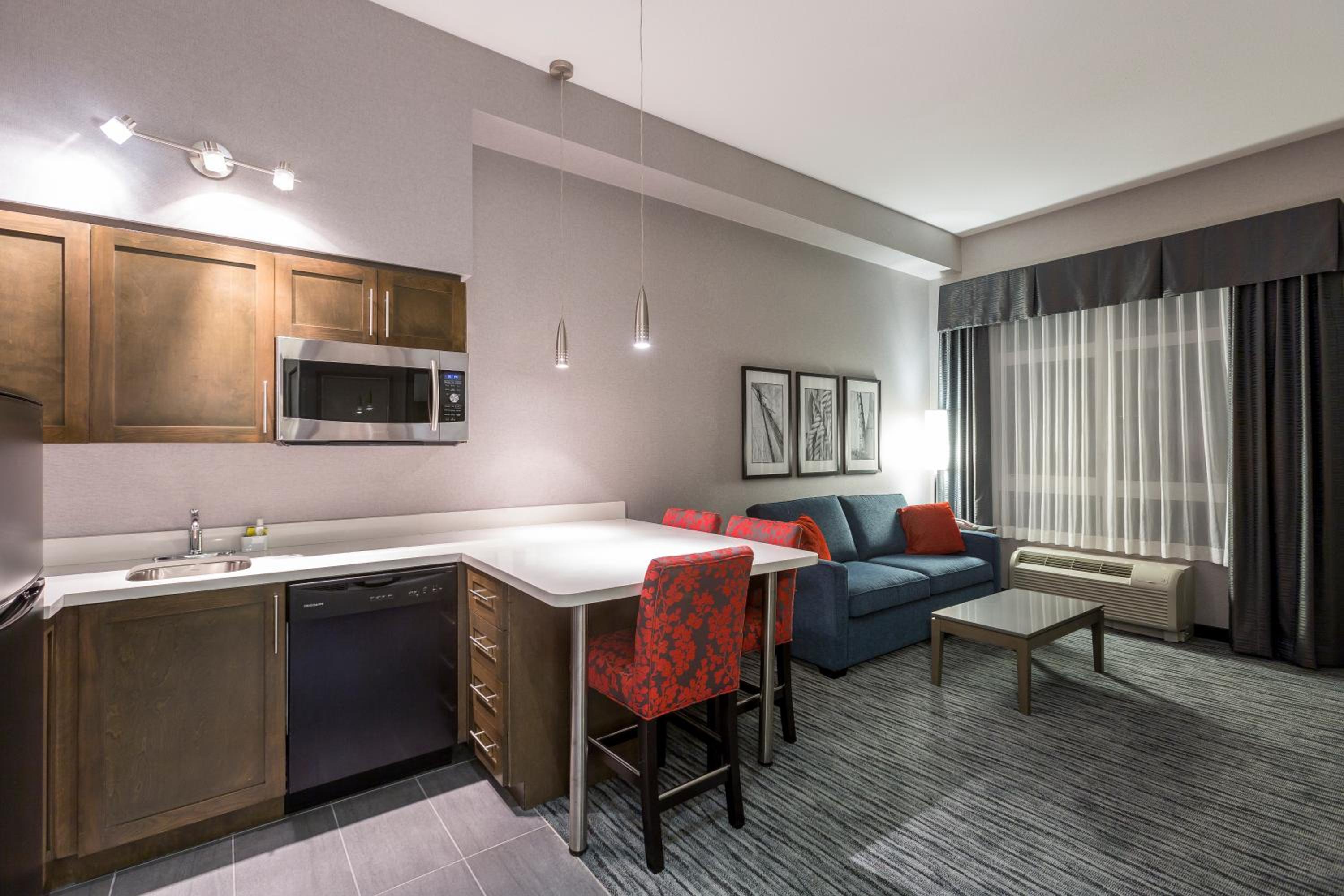 Executive King Suite - Photo 17