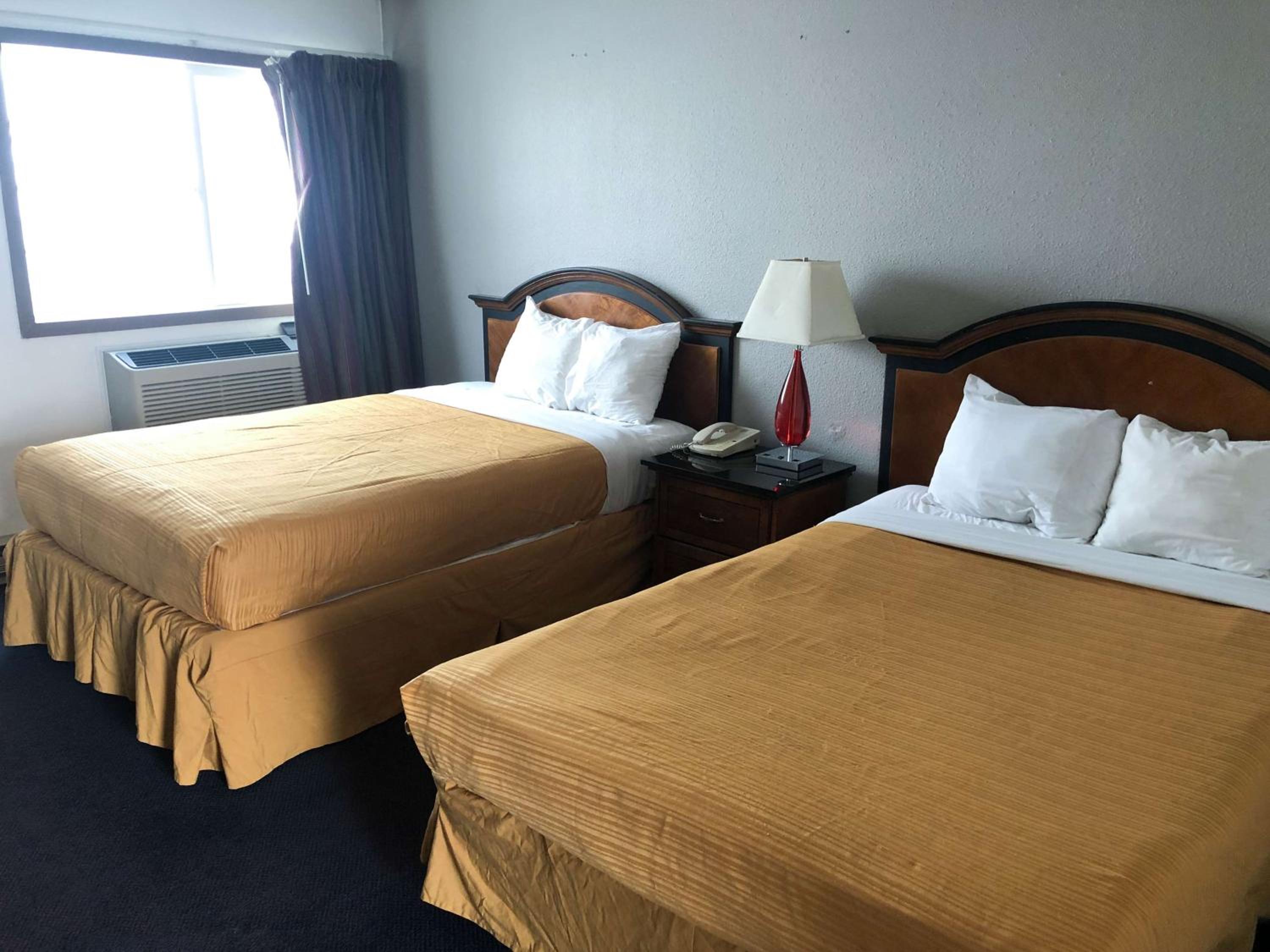 Deluxe Quadruple Room - Non-Smoking - Photo 2