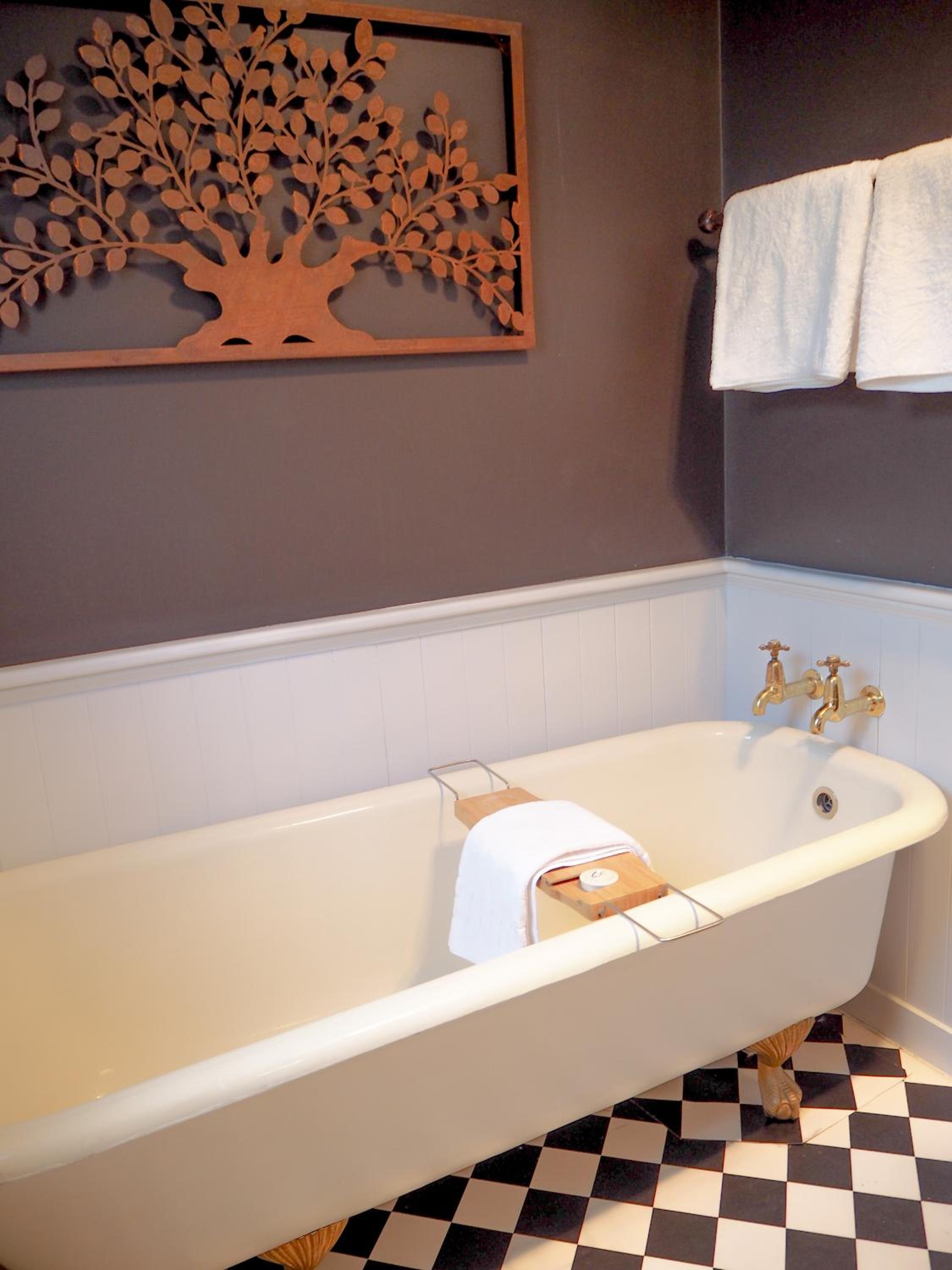 One-Bedroom Cottage with Bath photo 2