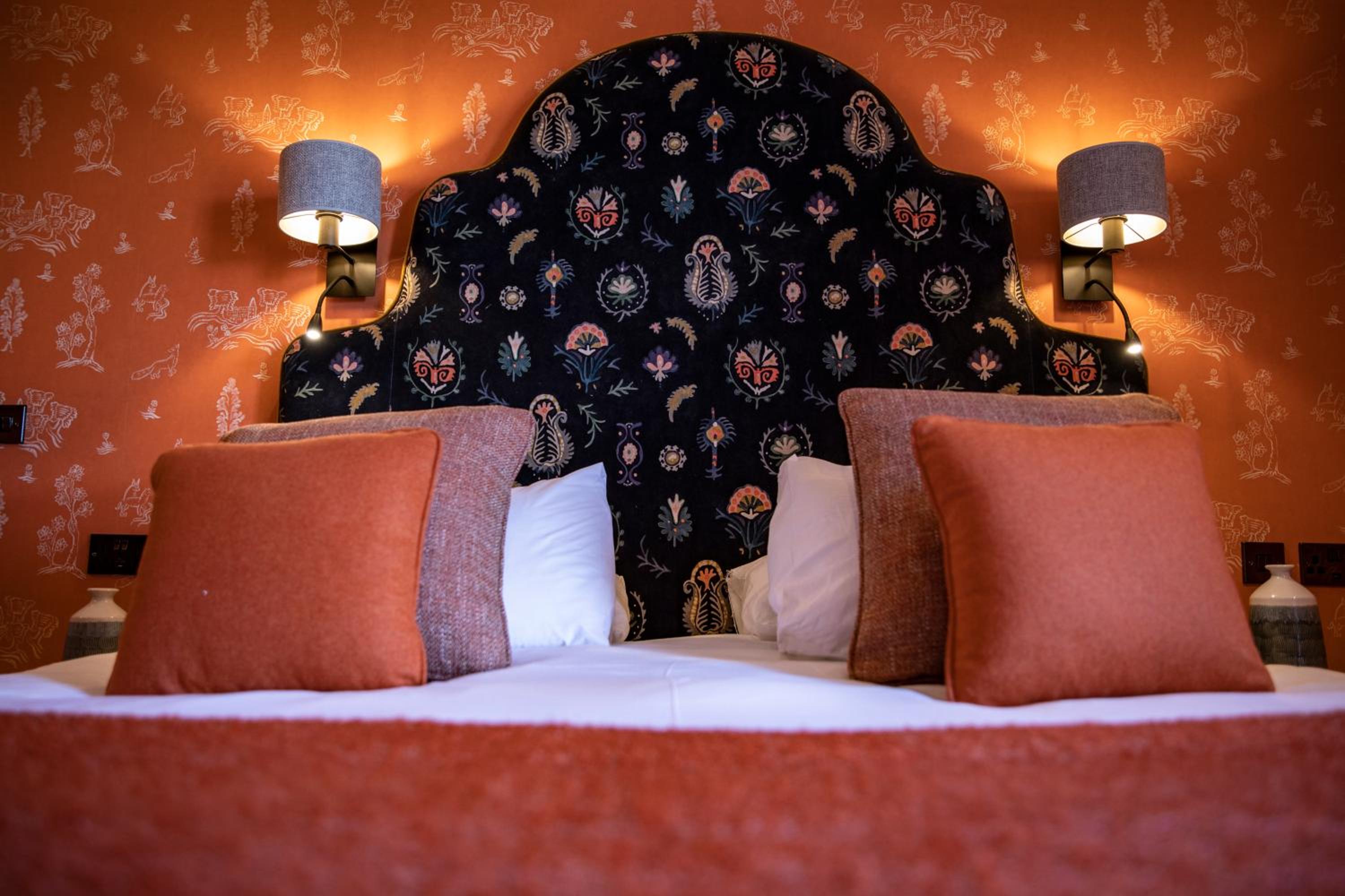 Farmhouse - Orange - Room 58 - Photo 1