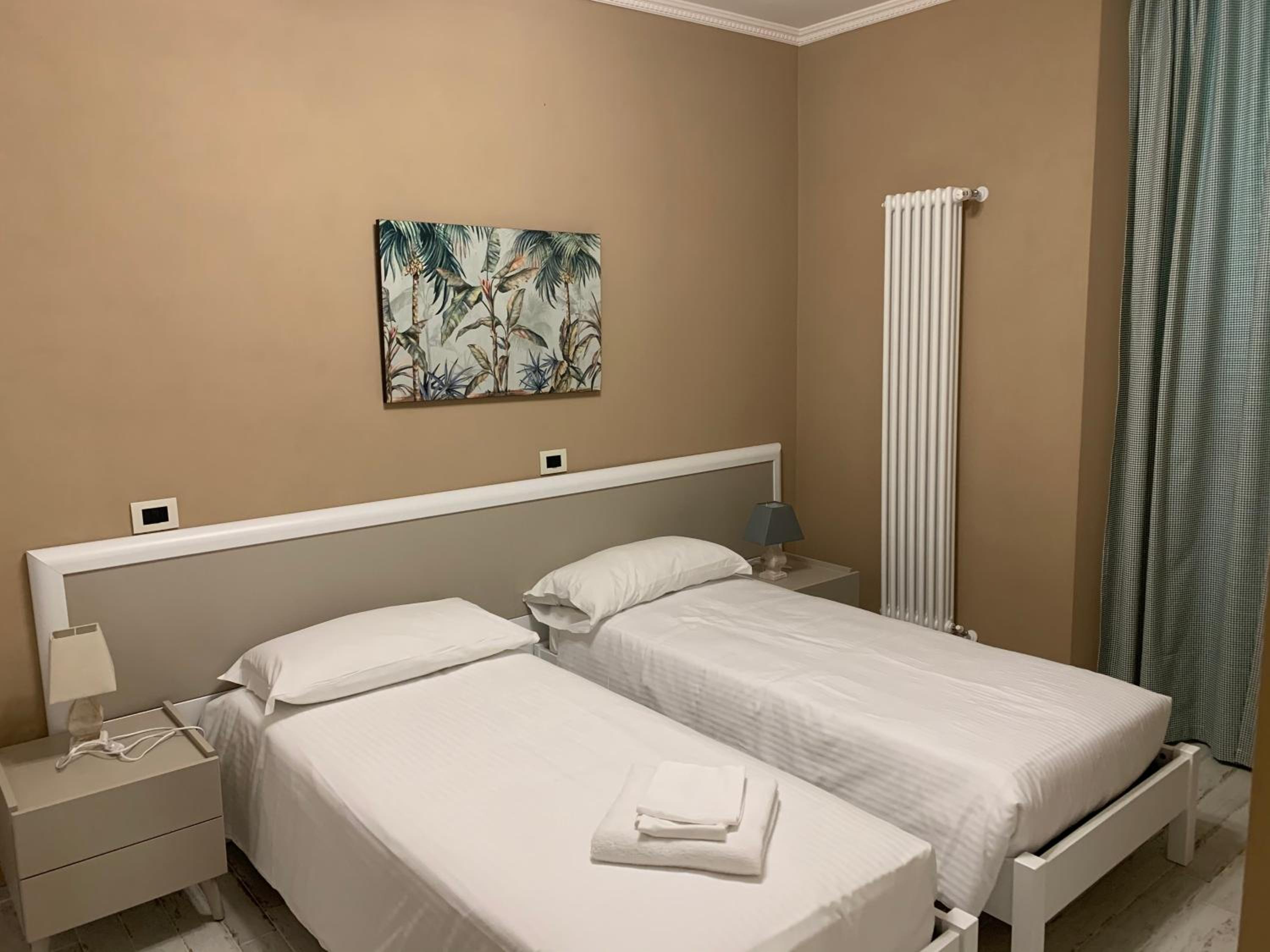 Large Double or Twin Room photo 1
