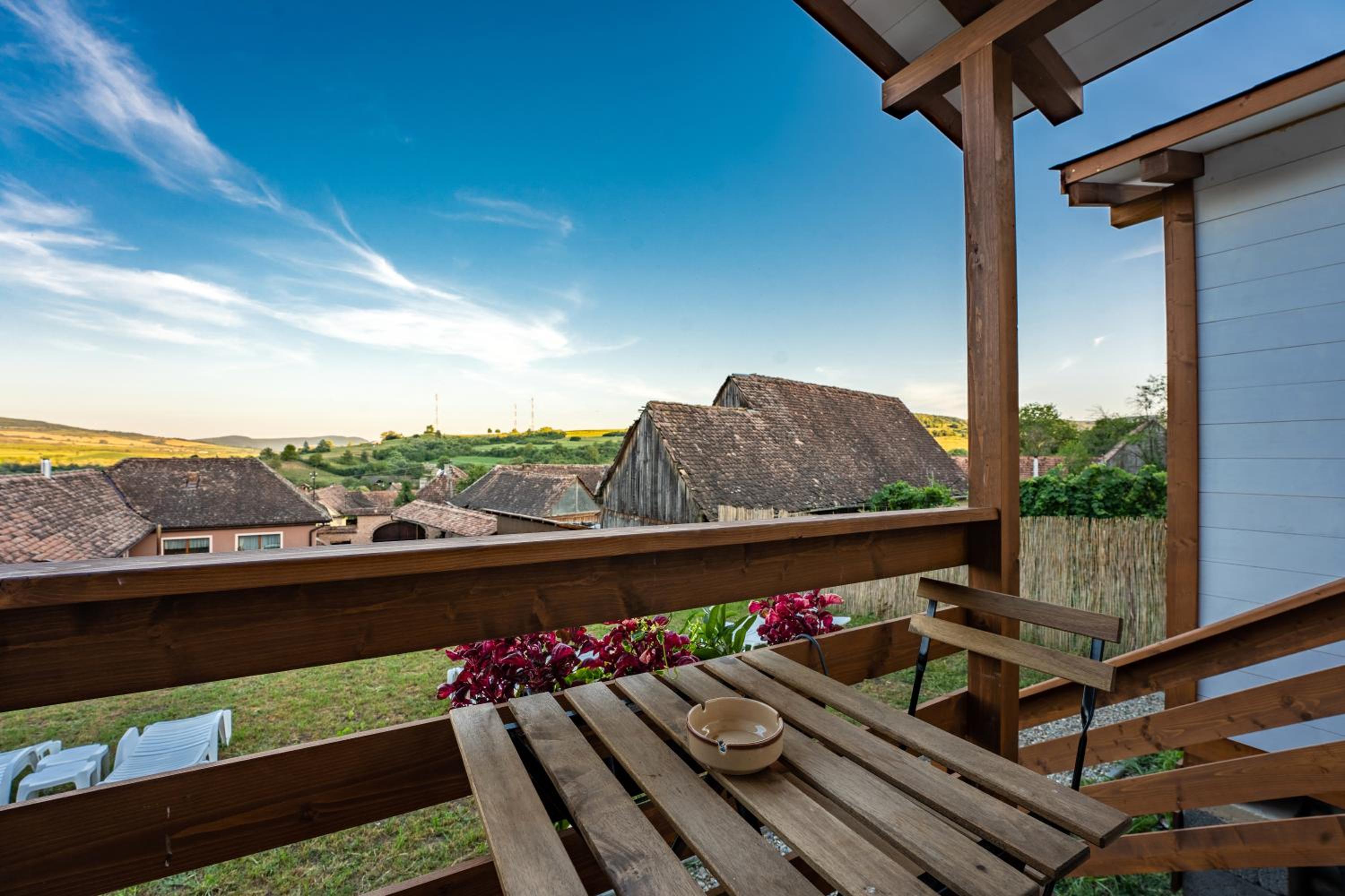 Villa - Photo 3