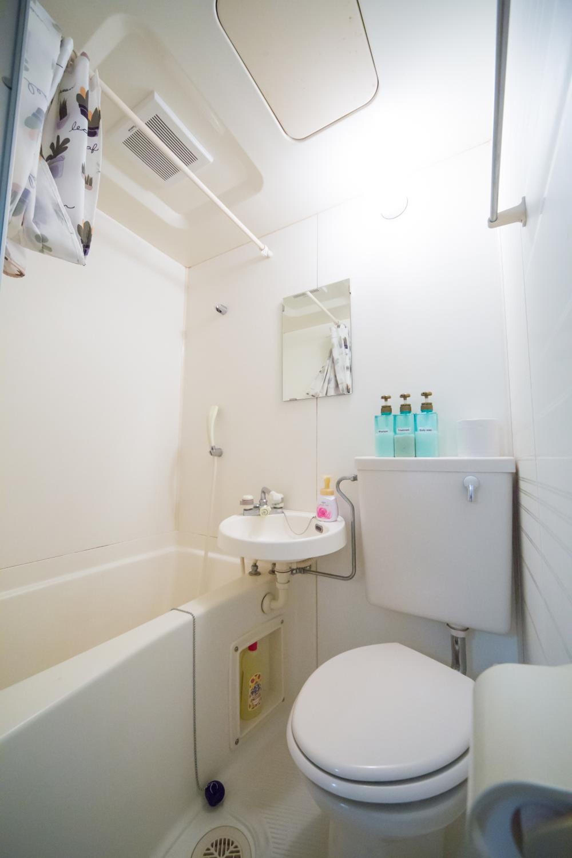 One-Bedroom Apartment photo 2
