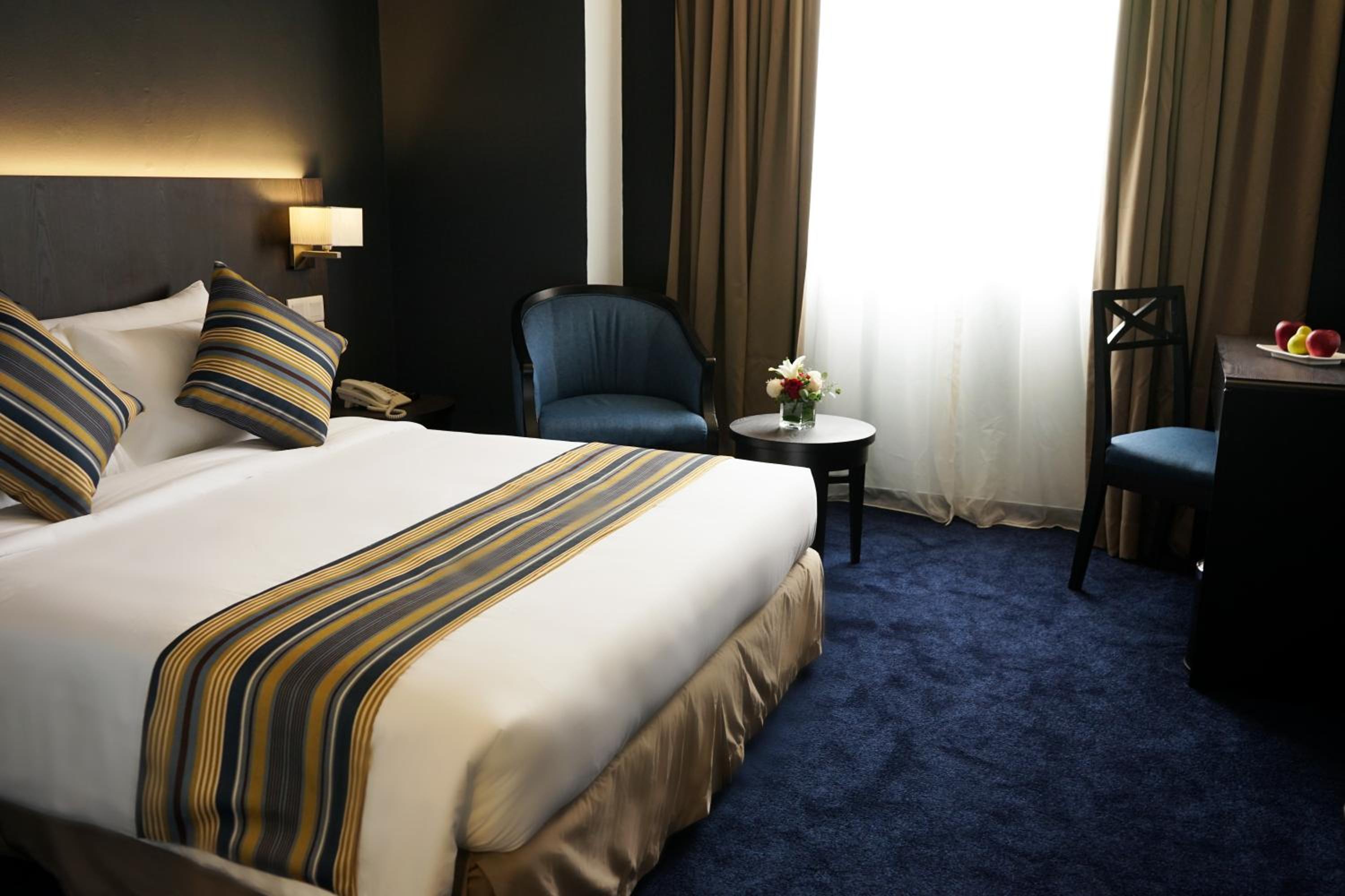 Junior Suite, Non-Smoking - Photo 1