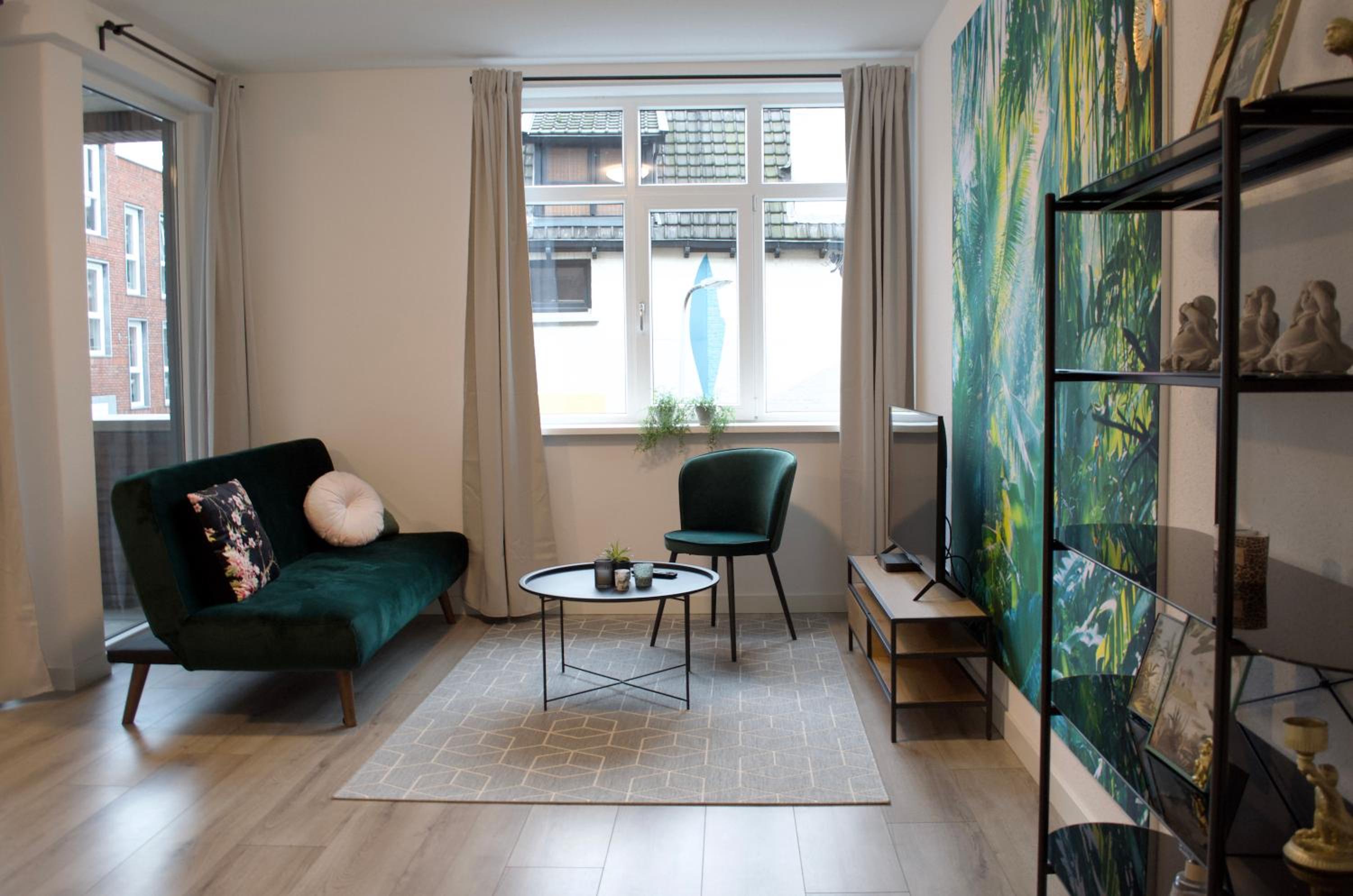 One-Bedroom Apartment - Photo 1