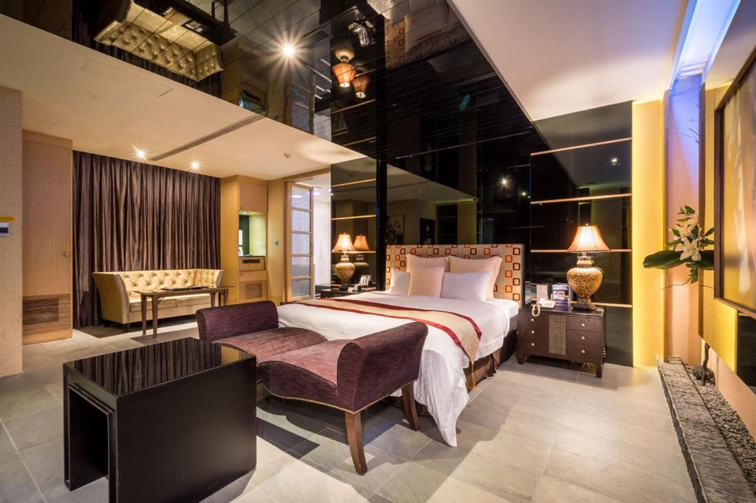 Deluxe Double Room - Check-in after 20:00 - Photo 35