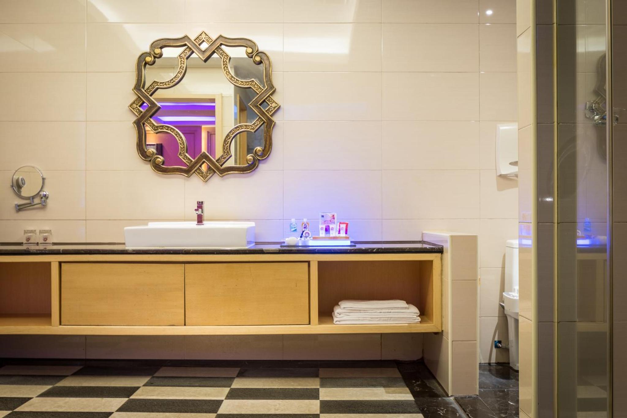 Deluxe Double Room - Check-in after 20:00 - Photo 22