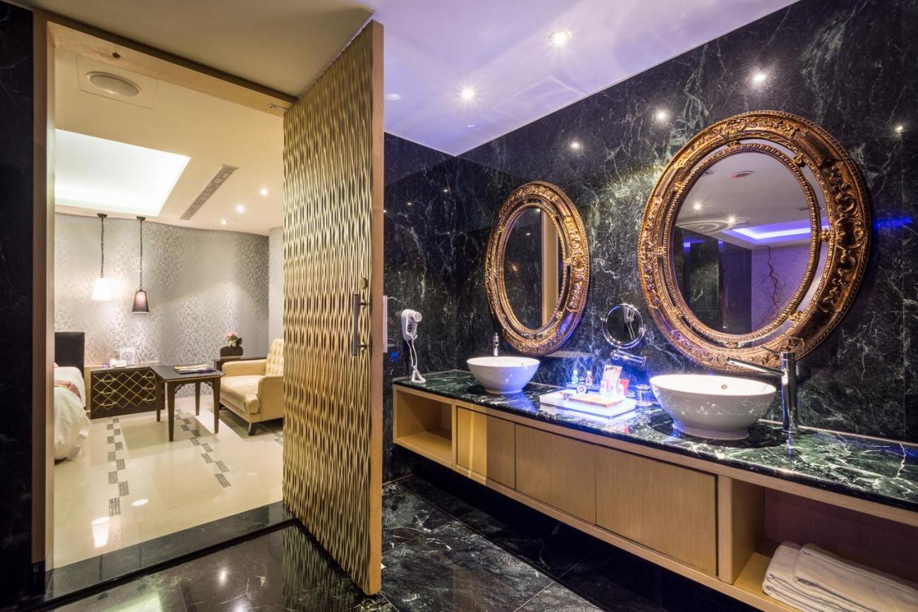Deluxe Double Room - Check-in after 20:00 - Photo 11