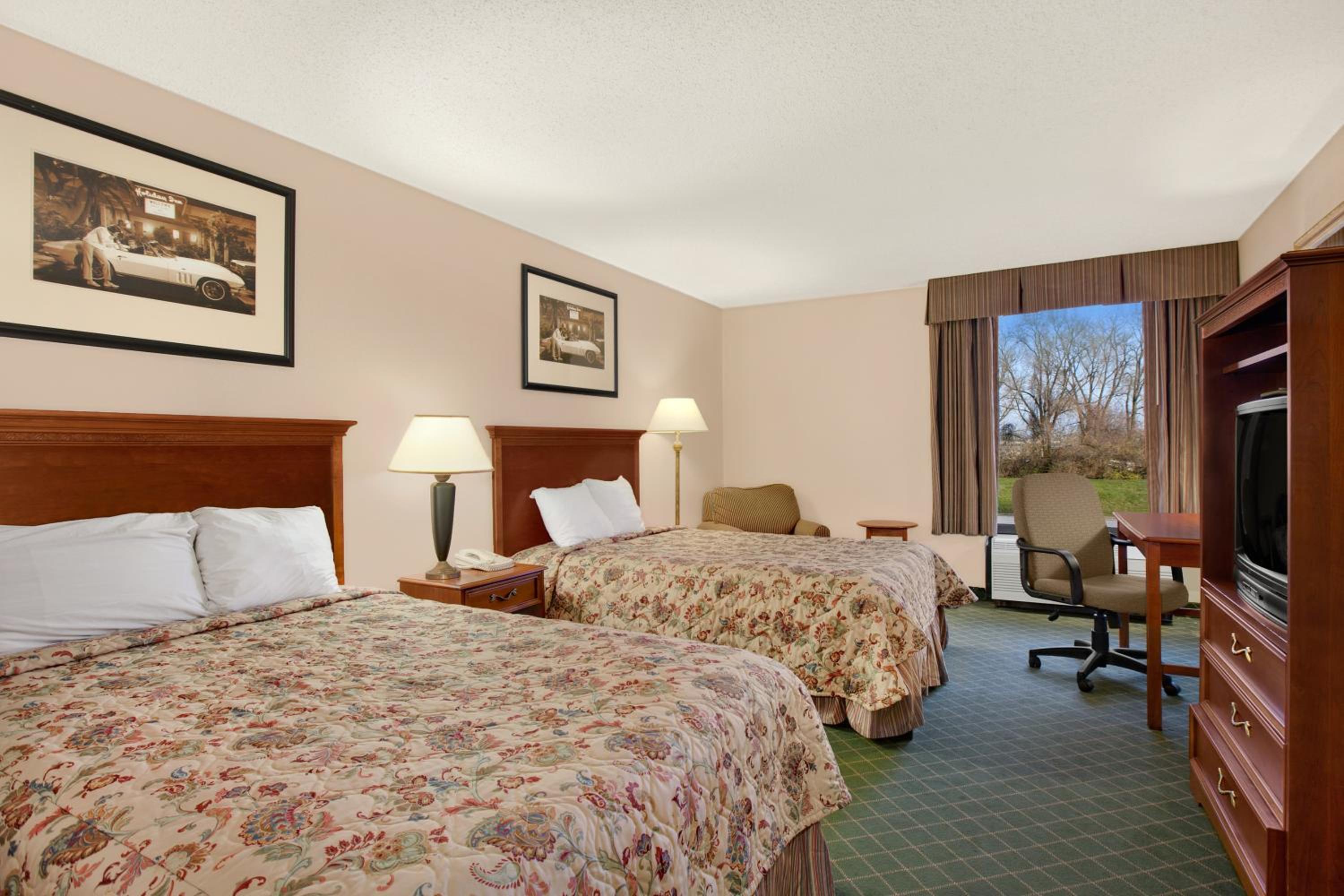 Standard Double Room With Two Double Beds - Non-Smoking