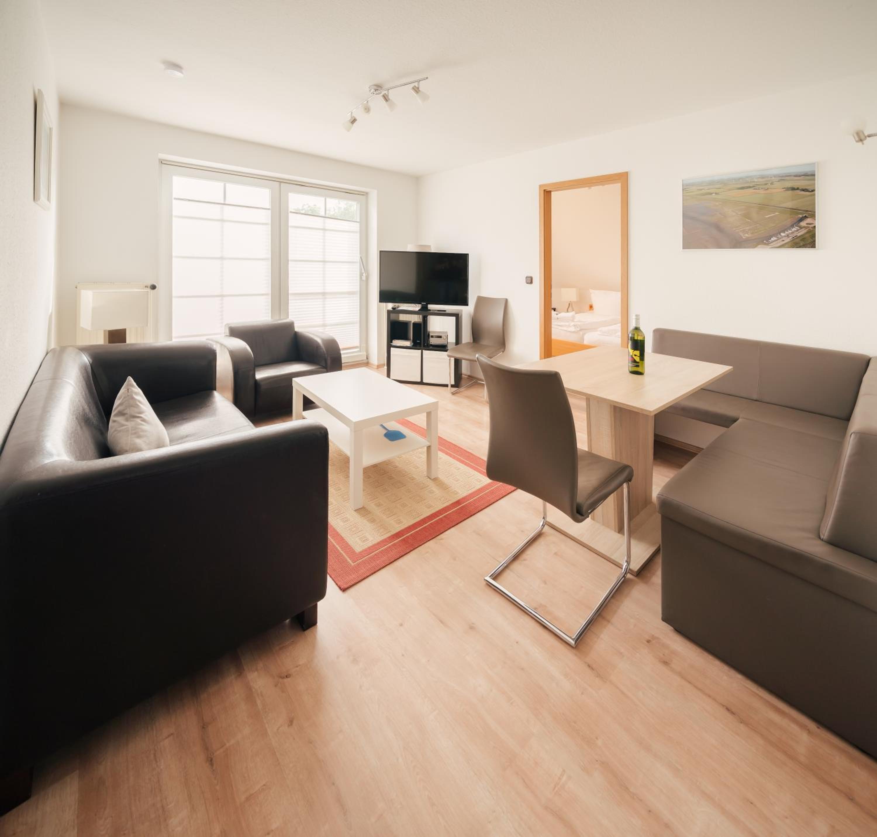 Apartment with Balcony photo 1