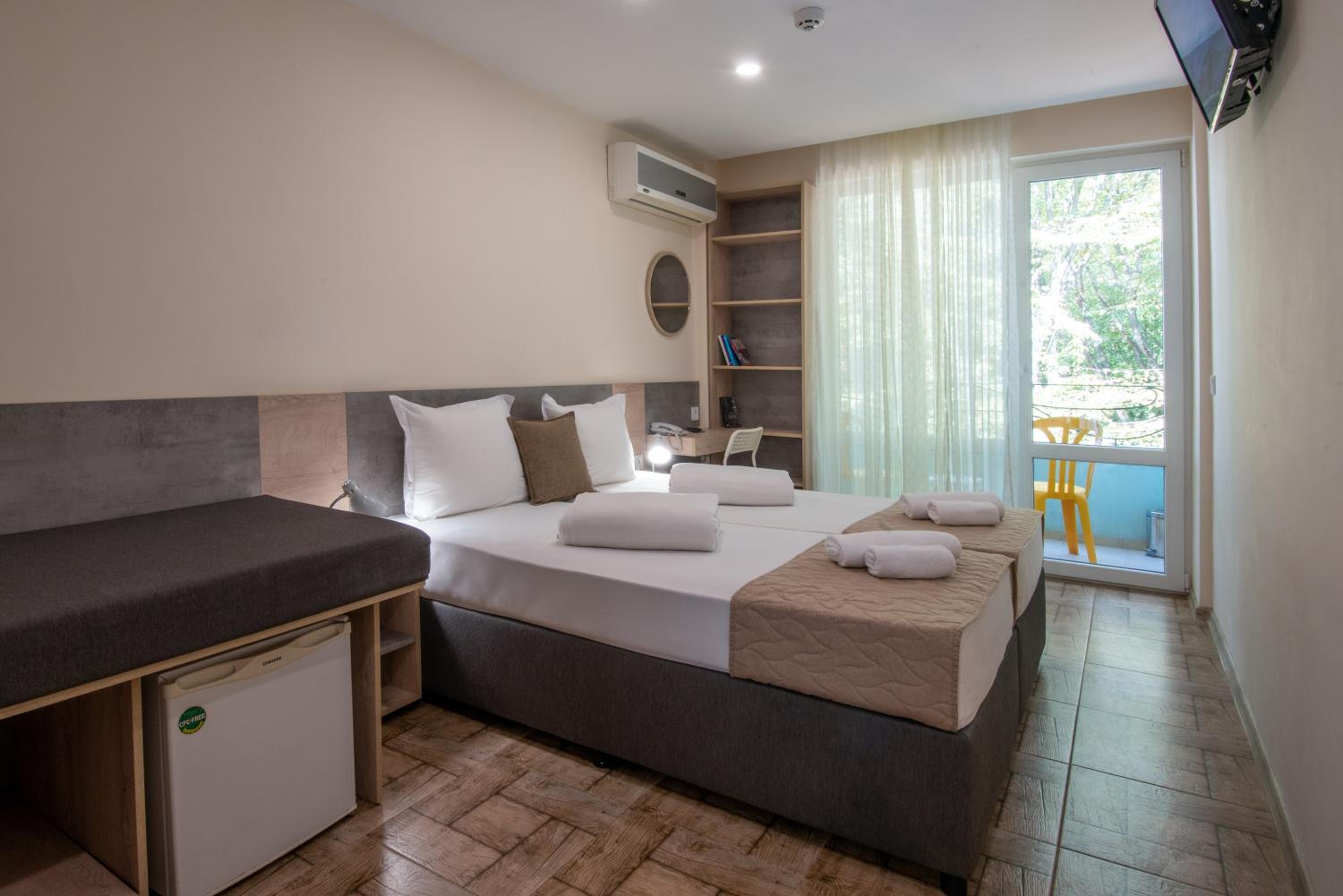 Luxury Double or Twin Room with Extra bed photo 3