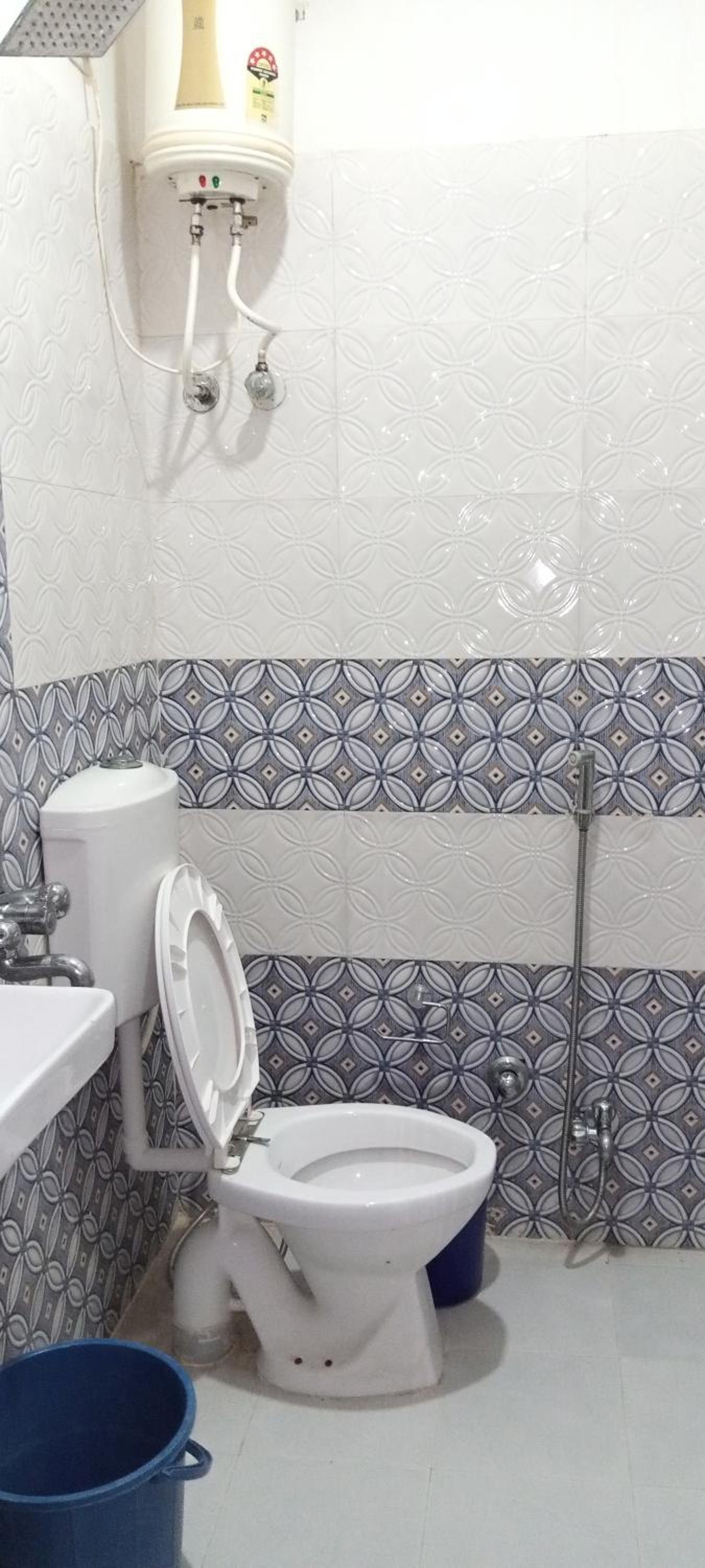 Double Room with Private Bathroom - Photo 3