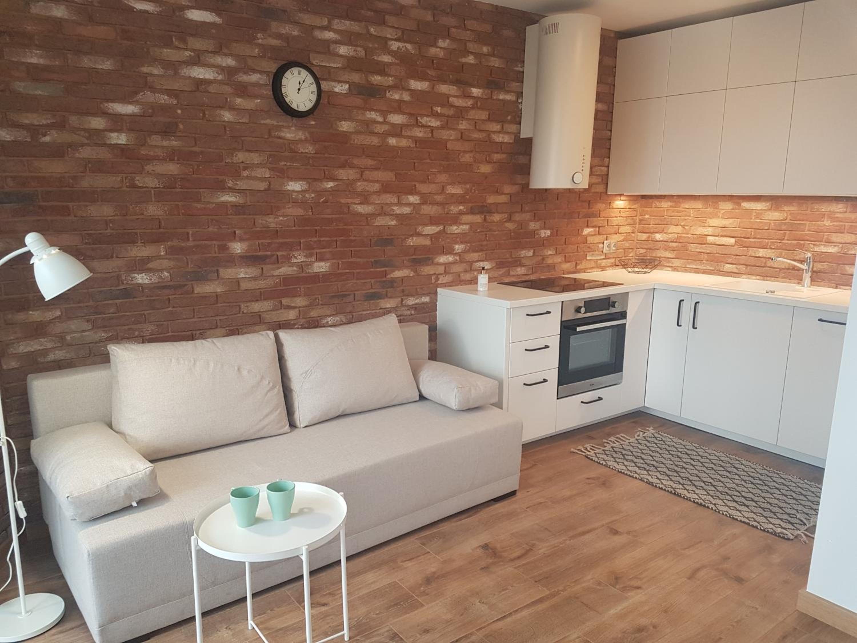 Studio Apartment - Photo 1