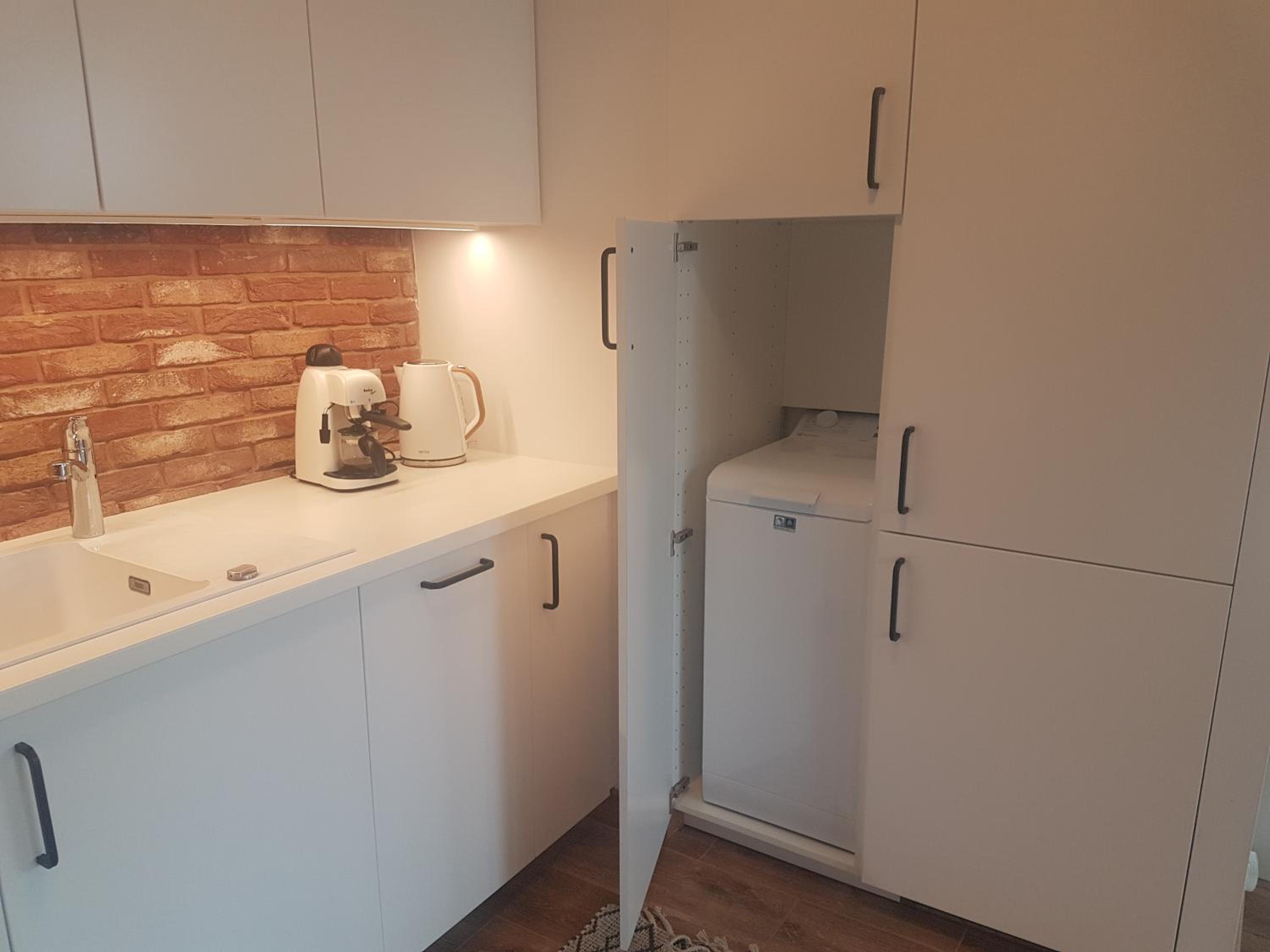Studio Apartment - Photo 3