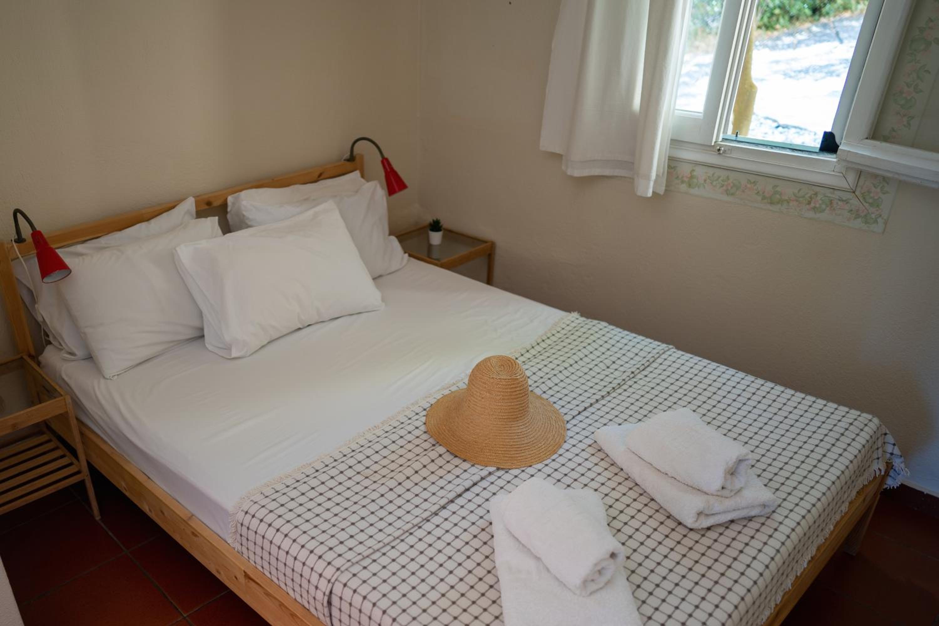 One-Bedroom Apartment (4 Adults) - Photo 16