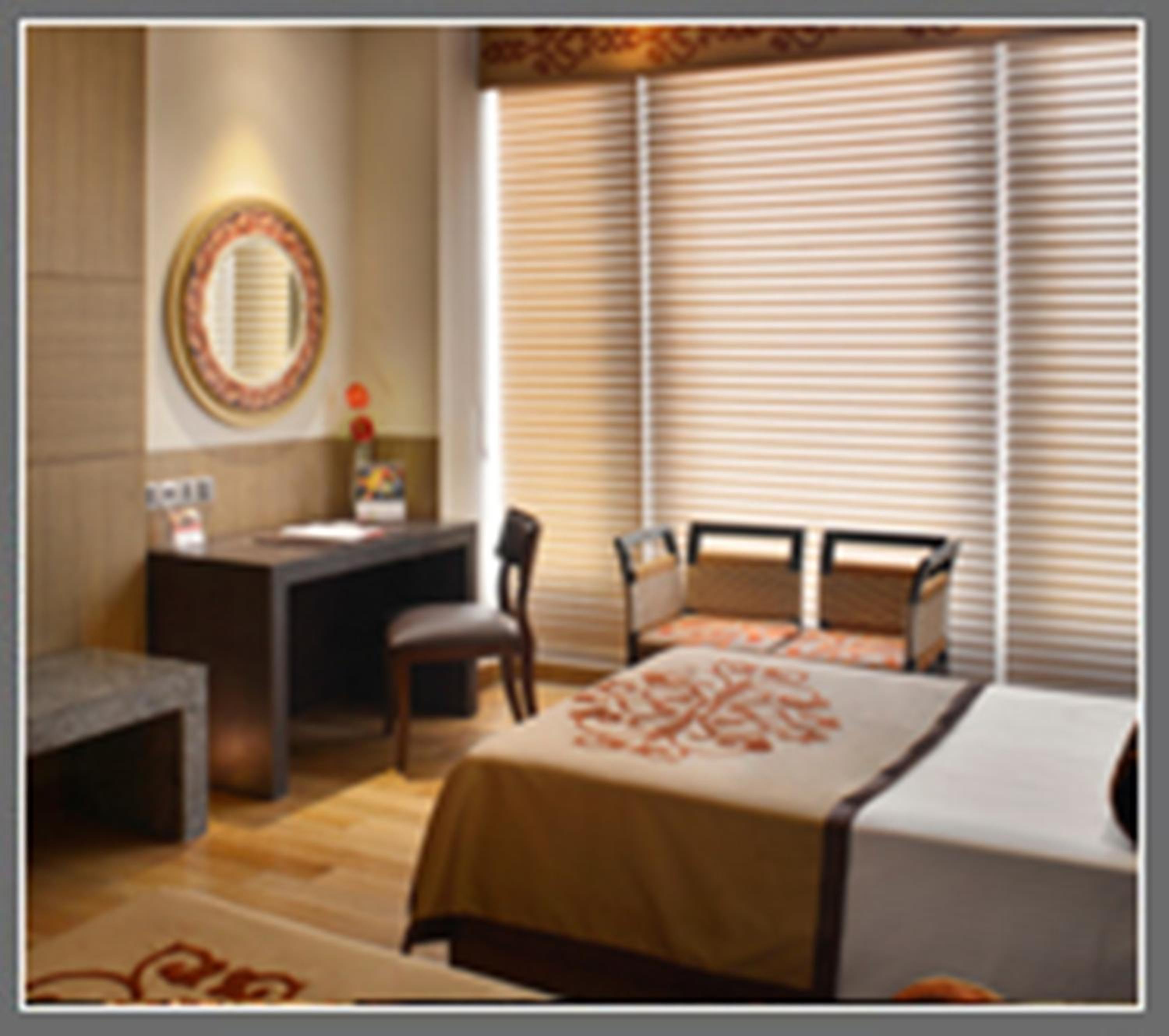 Deluxe Twin Room (Complimentary Welcome Drink on arrival) thumbnail 6
