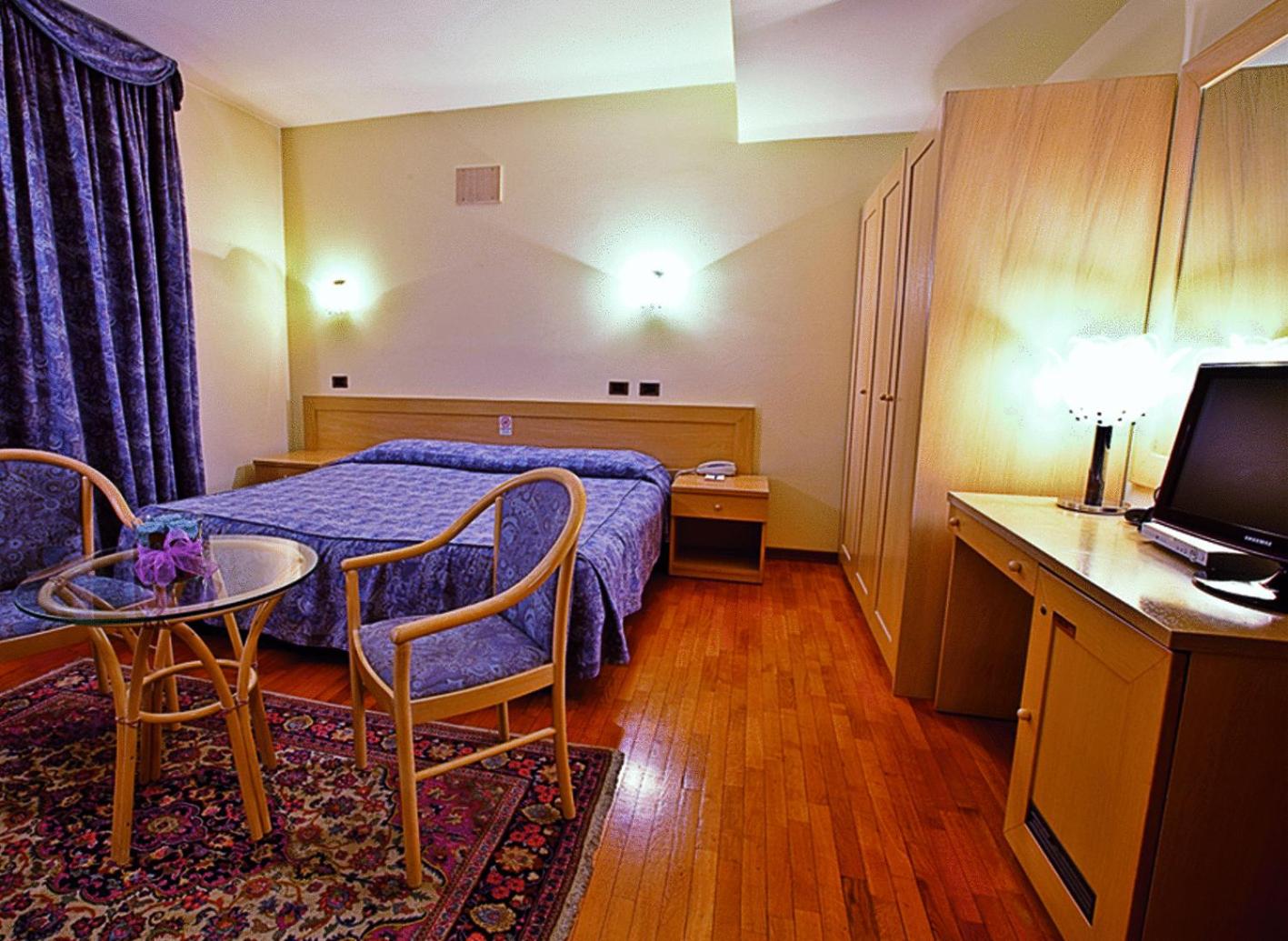 Double Room - Photo 1