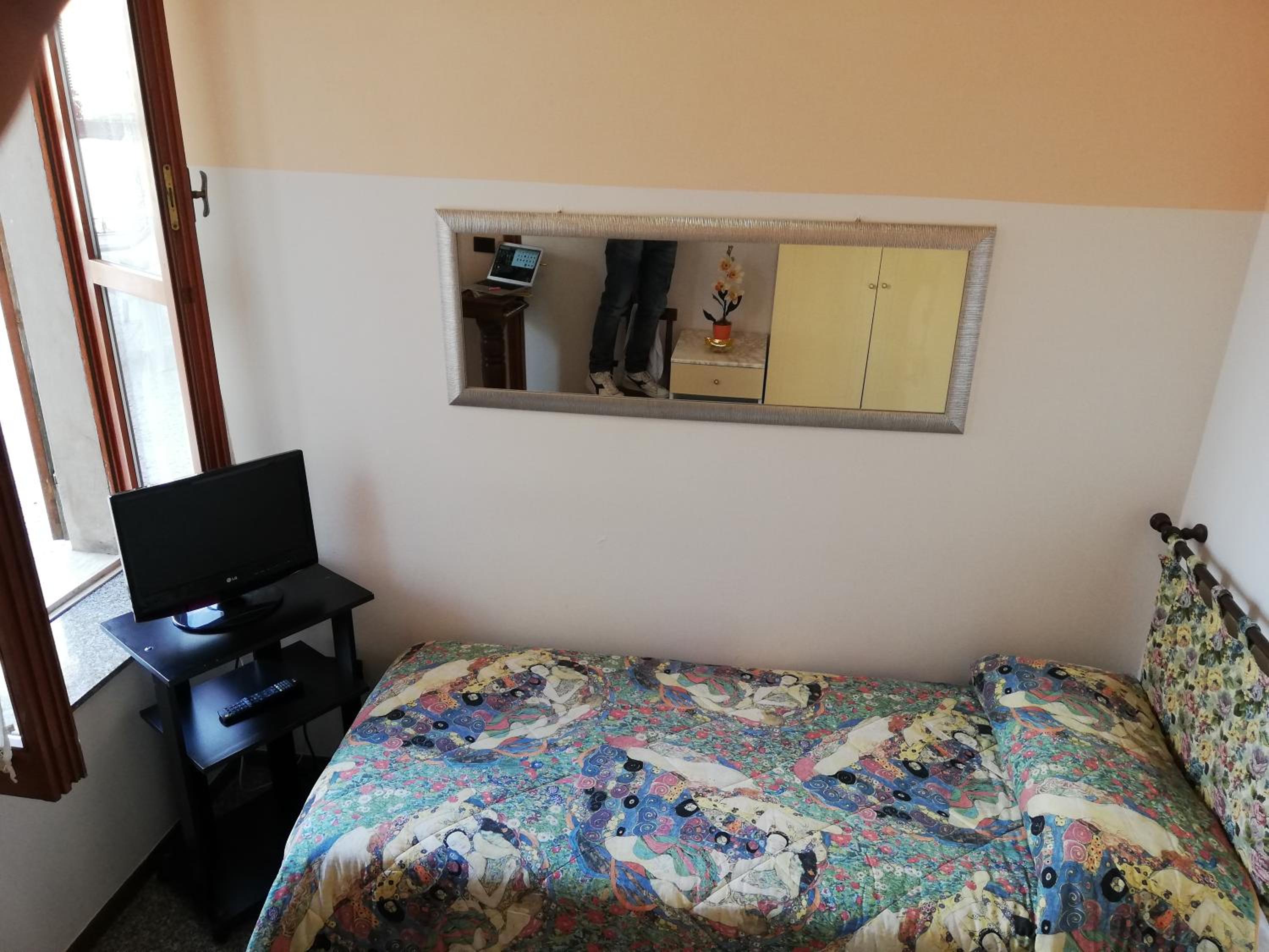 Single Room photo 1