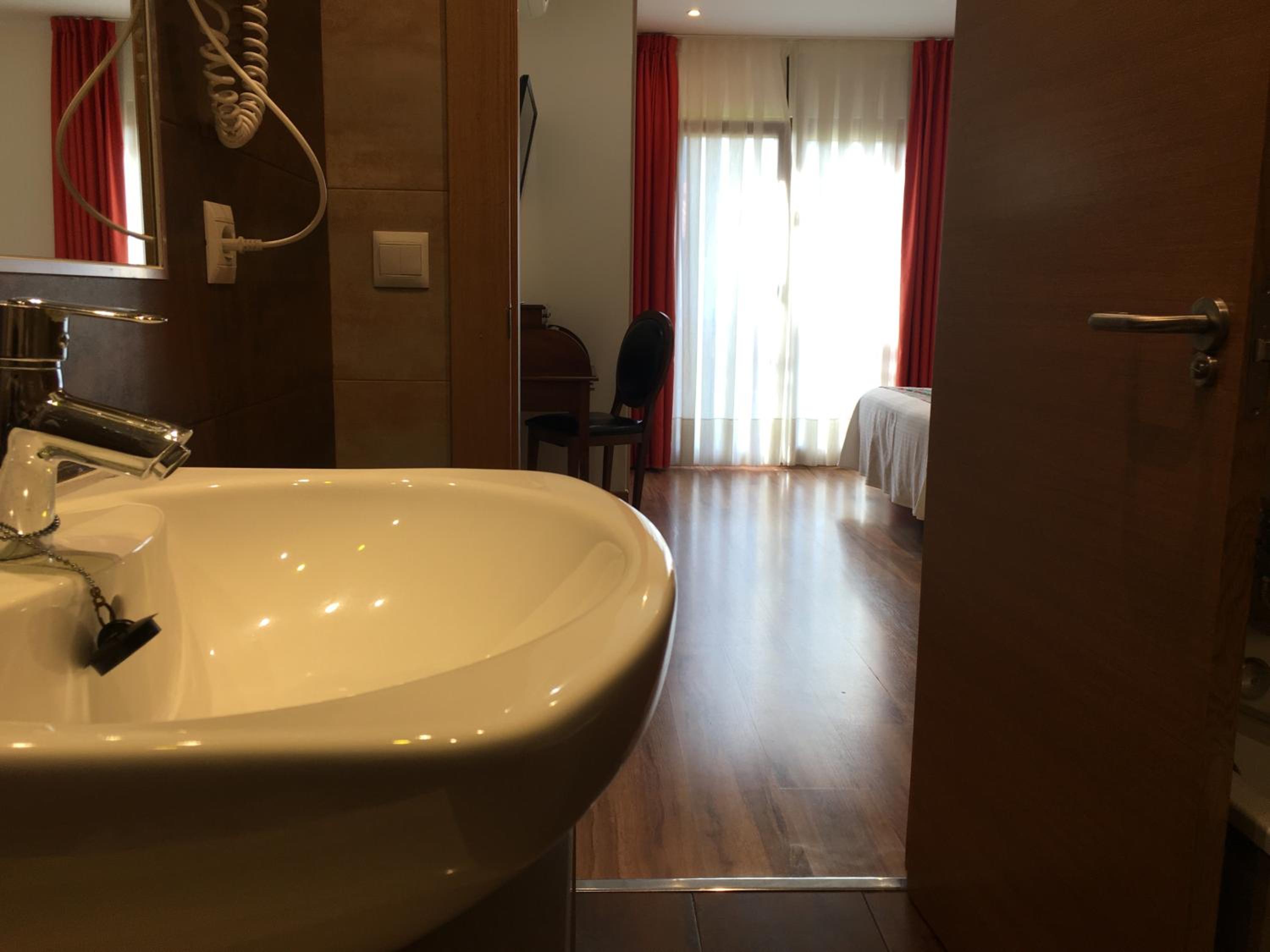 Budget Double Room photo 2