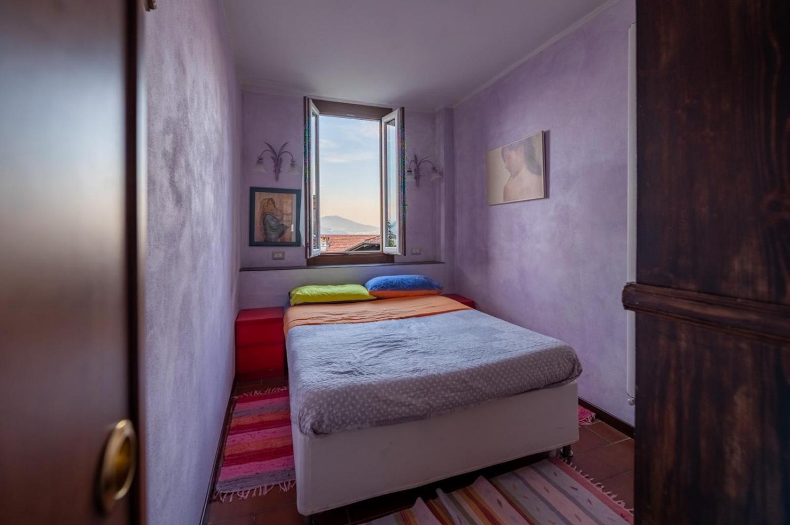One-Bedroom Apartment With Lake View