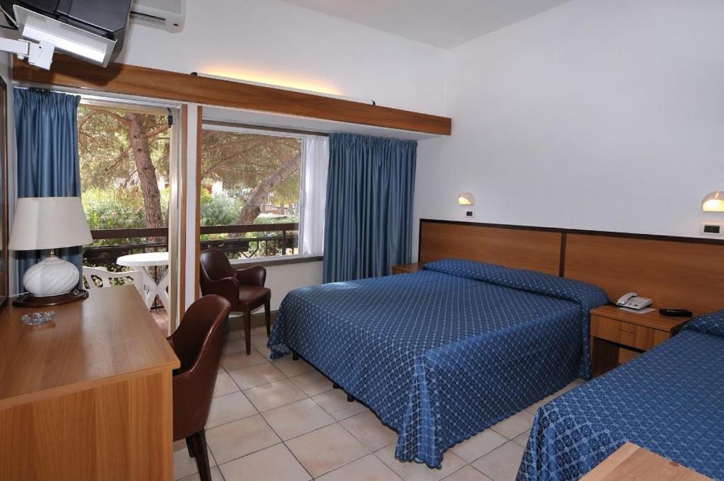 Double Room with Extra Bed photo 1