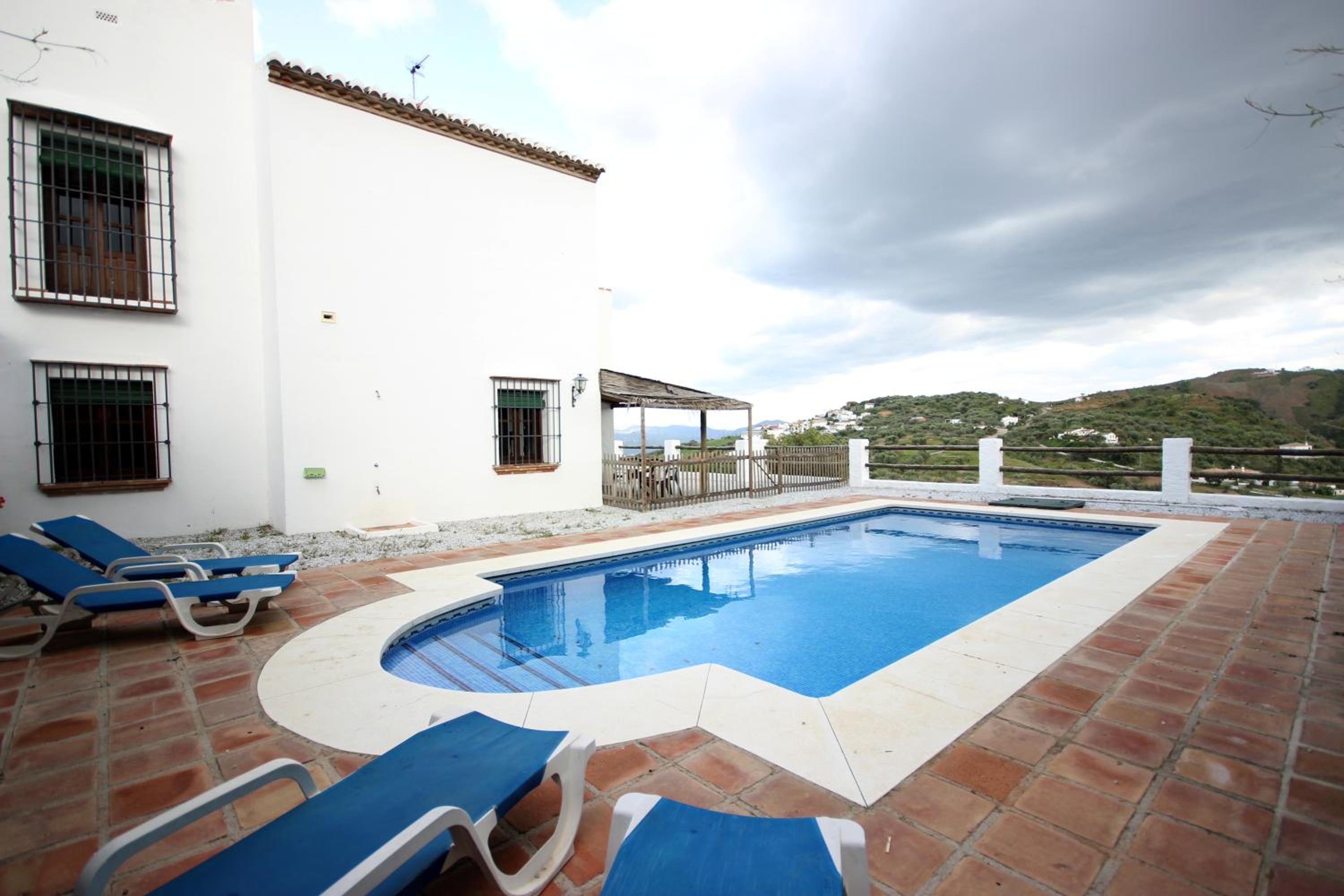 Three-Bedroom Townhouse with Private Pool photo 3