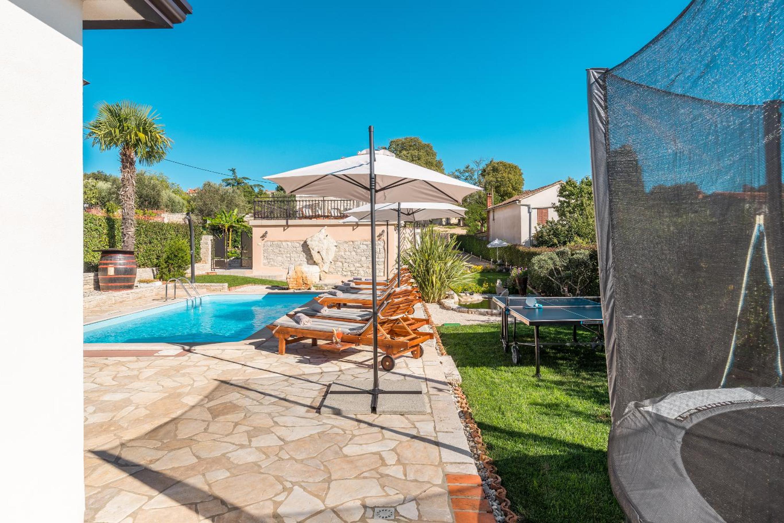 Villa photo 3