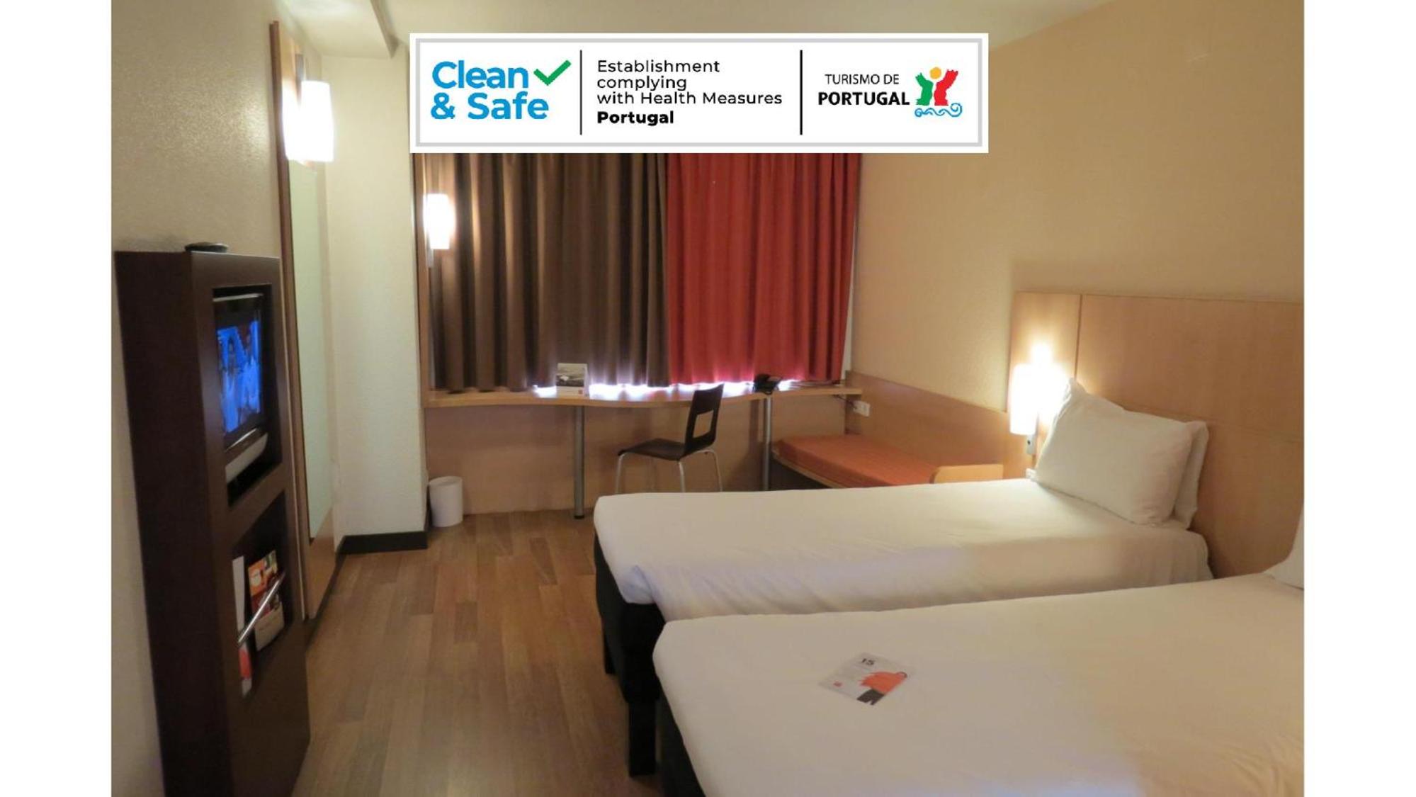 Standard Twin Room - Photo 3