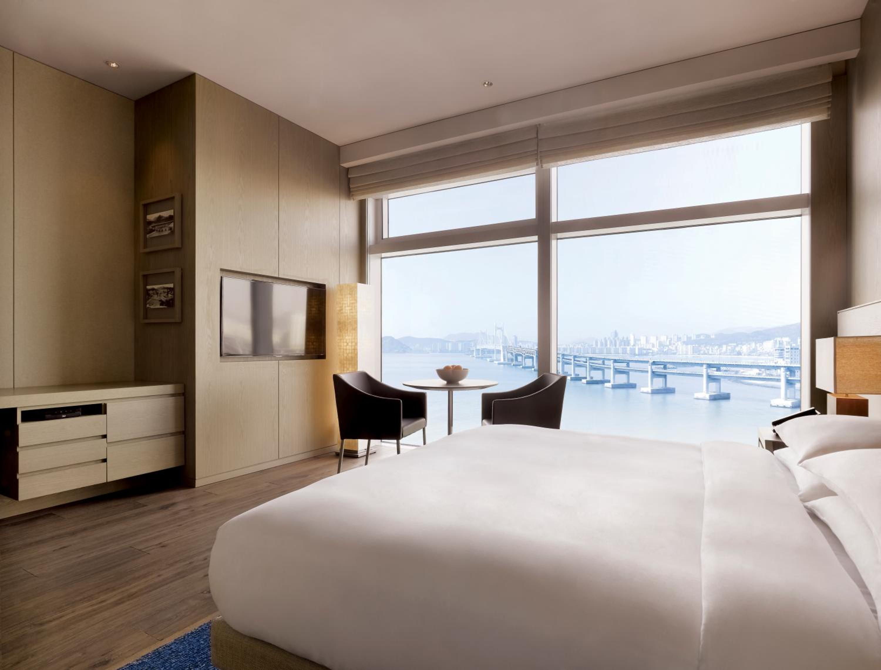 King Room with Ocean View photo 2