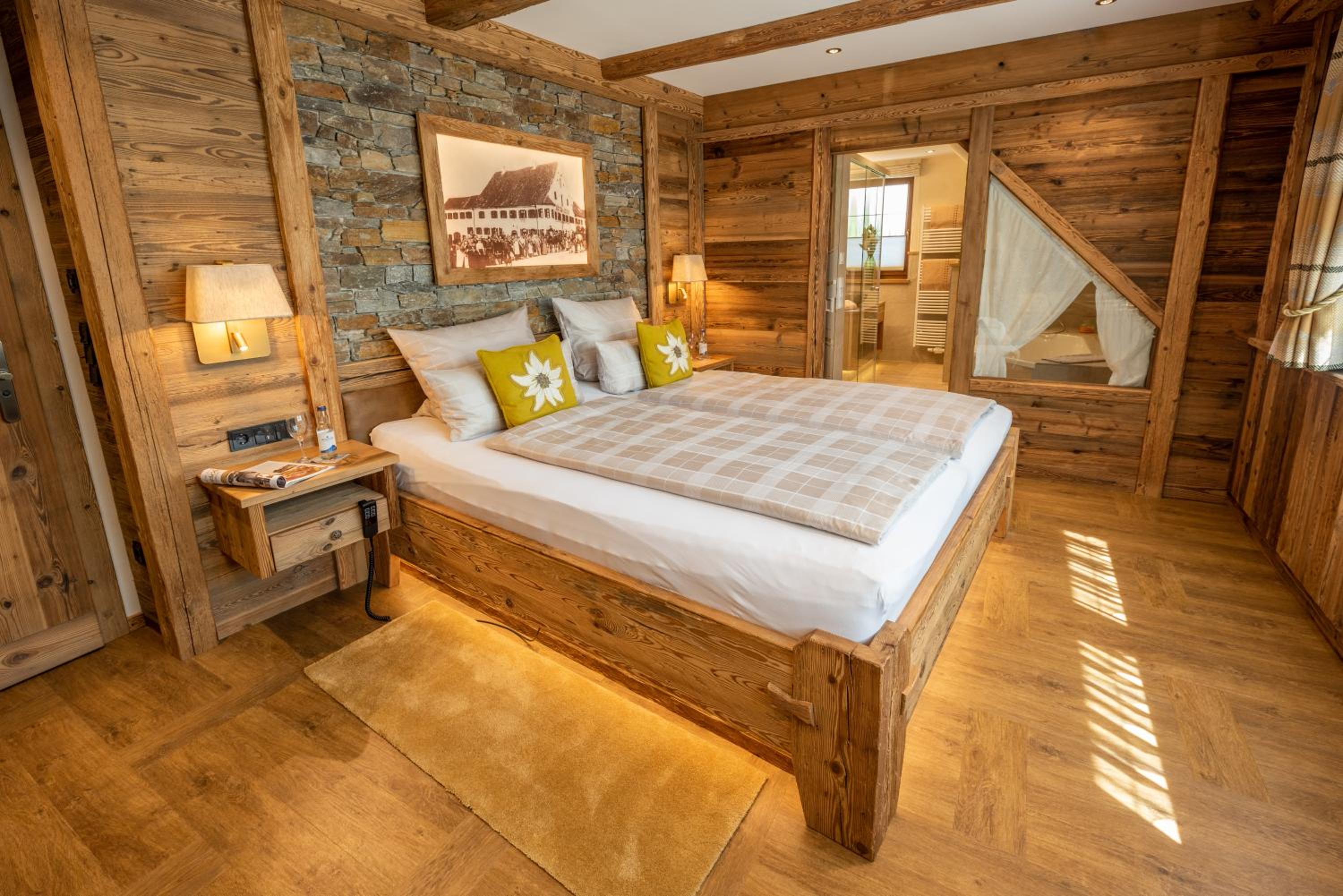 Deluxe Double Room - Photo 1