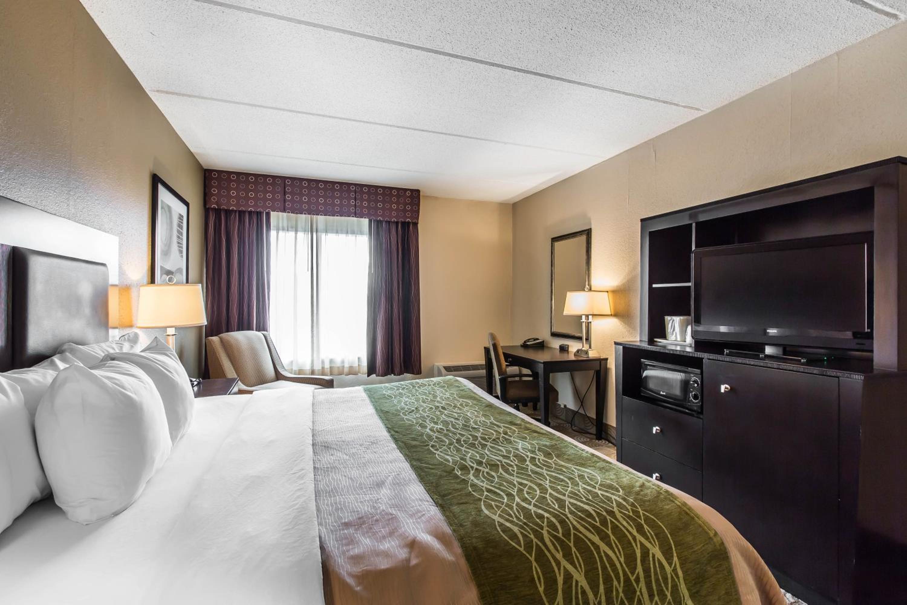 King Room - Accessible/Non-Smoking - Photo 3