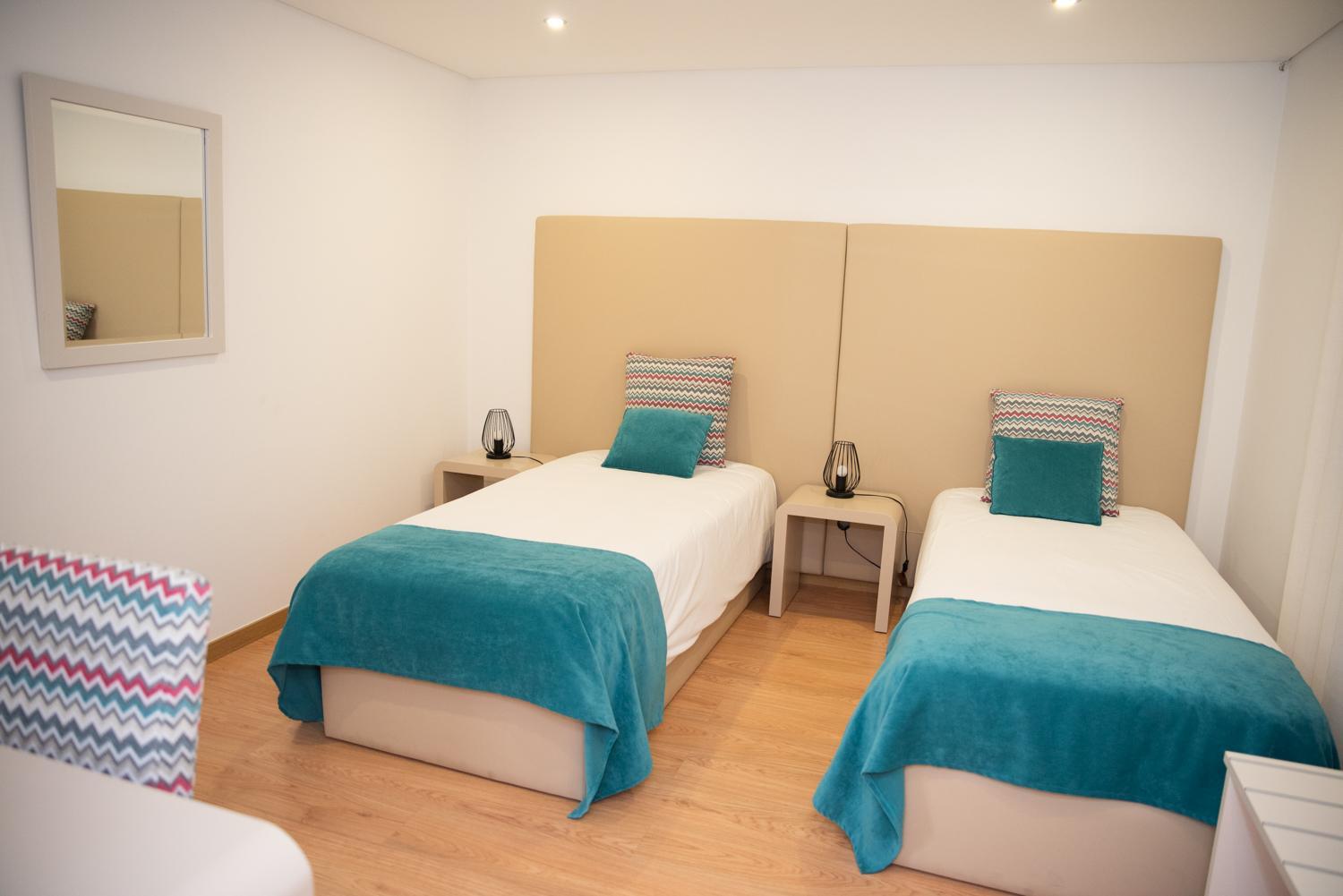 Twin Room - Photo 2