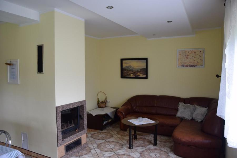 Three-Bedroom Townhouse - Photo 6