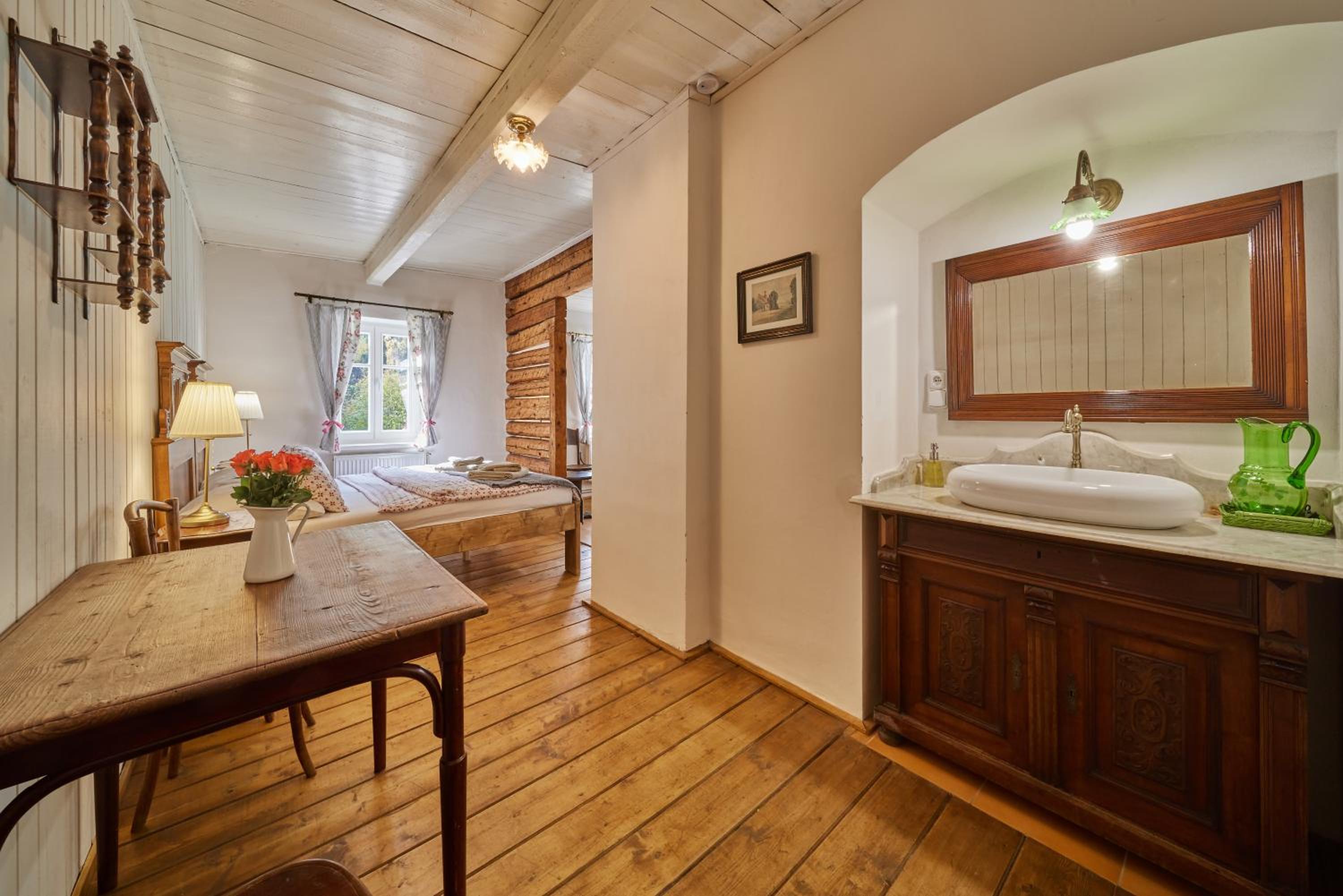 Family Room with Bathroom photo 1