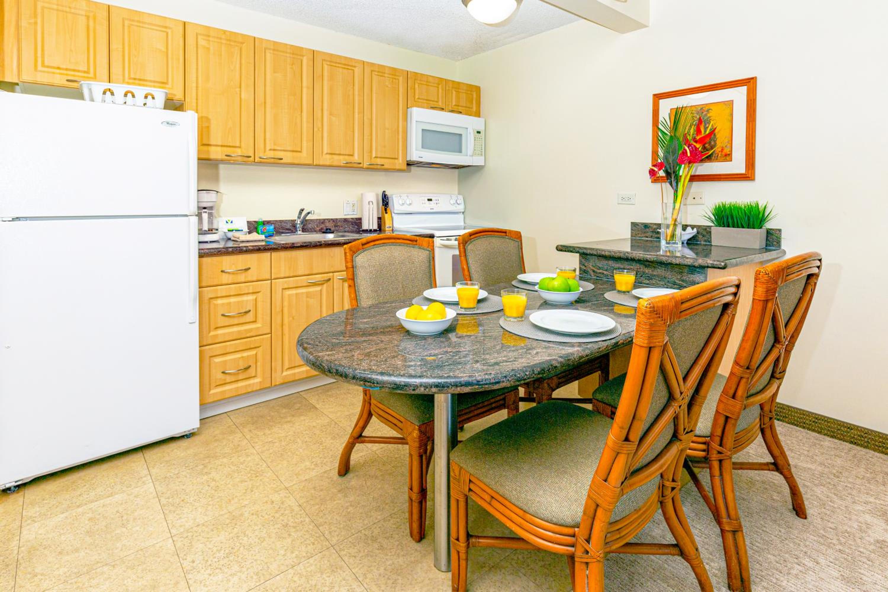 Mountain Views & Steps to Beach - Free Parking!: Apartment with Mountain View photo