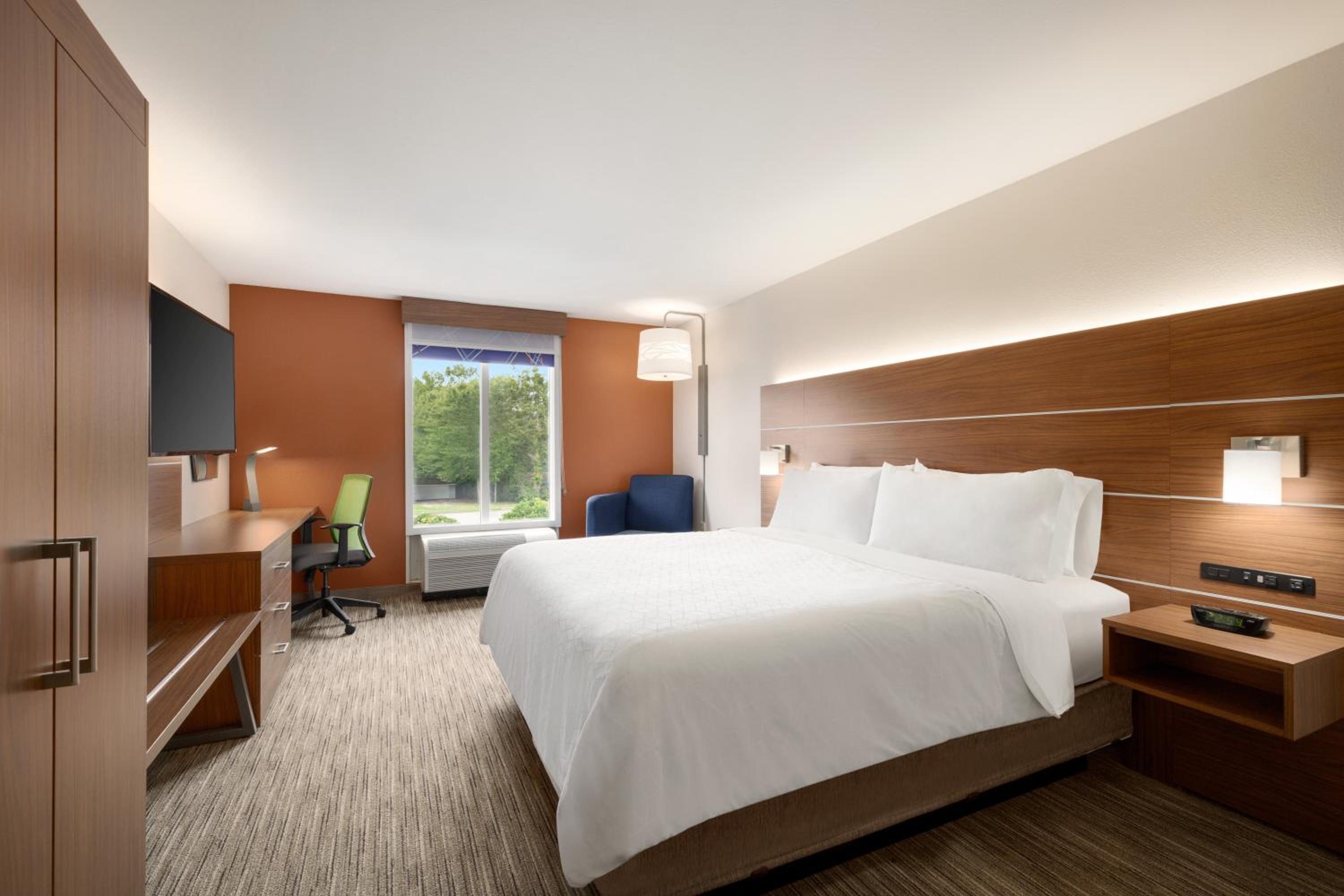 Standard King Room - Photo 2