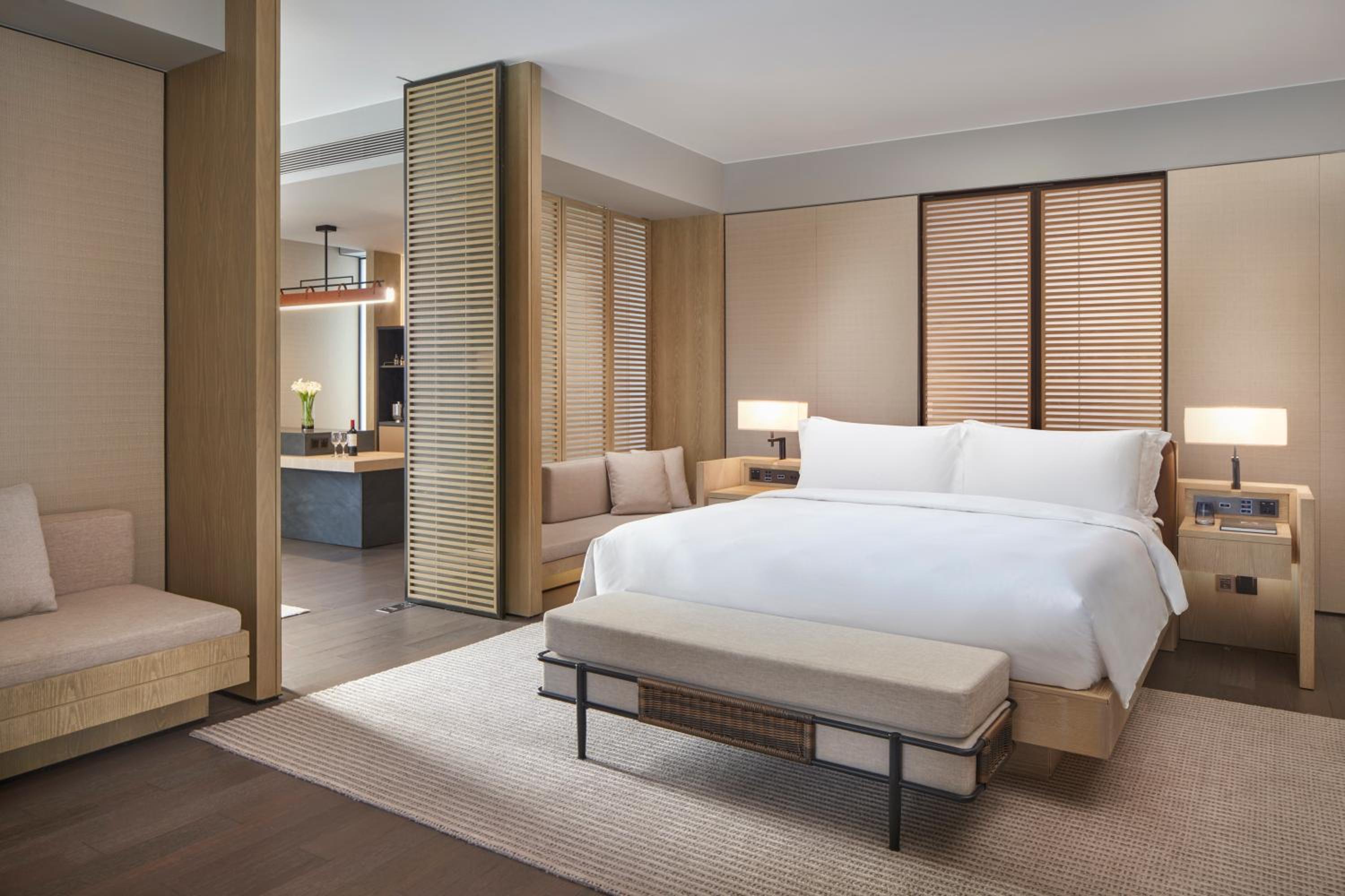 One-Bedroom Club King Suite with Ocean View - Photo 4