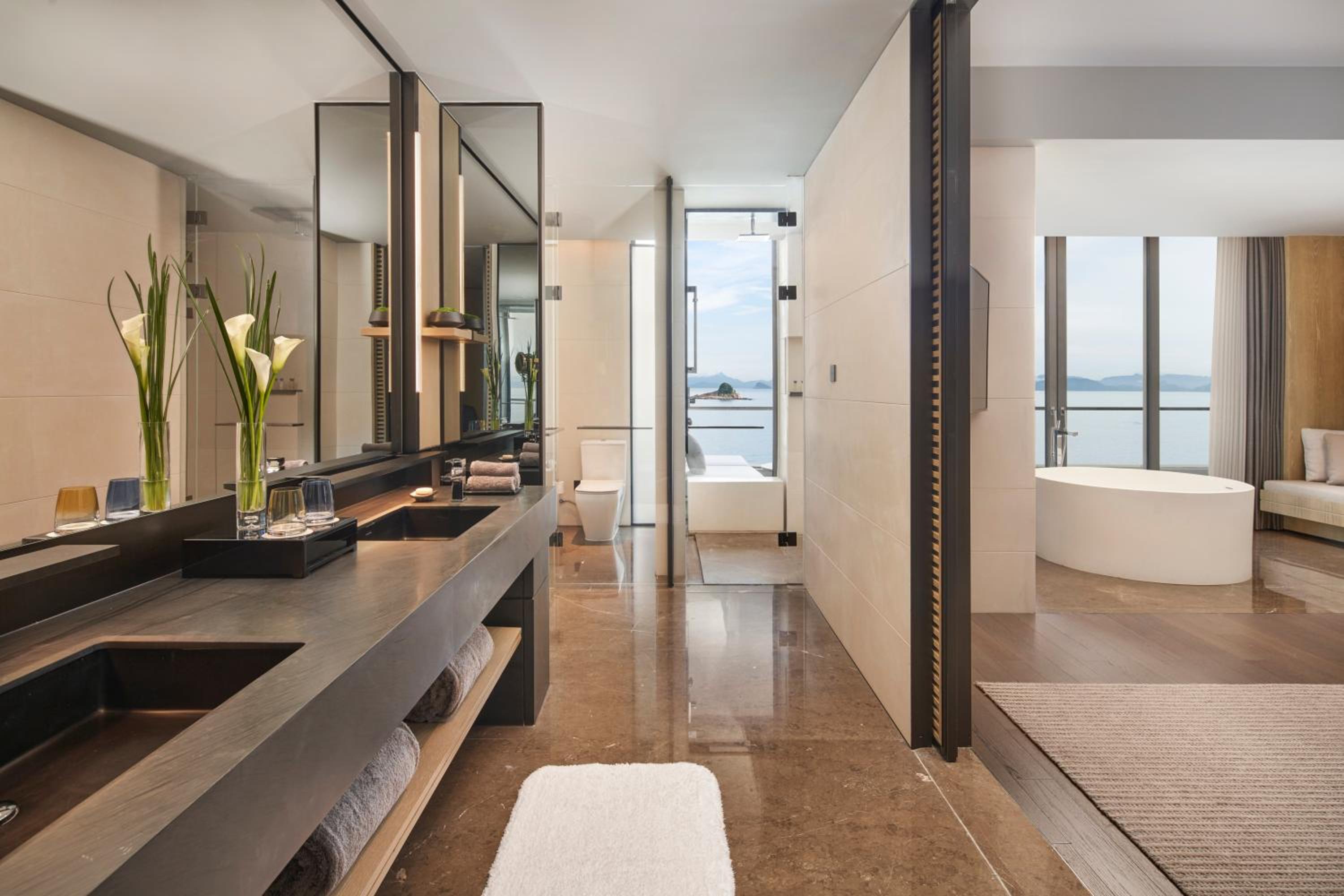 One-Bedroom Club King Suite with Ocean View - Photo 3