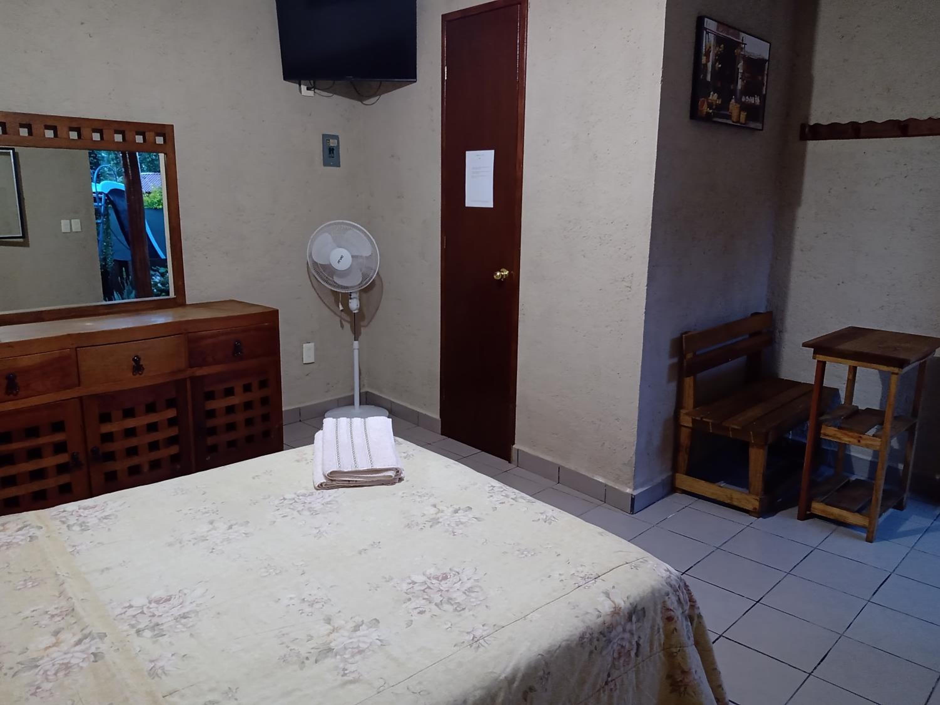 Double Room - Photo 6