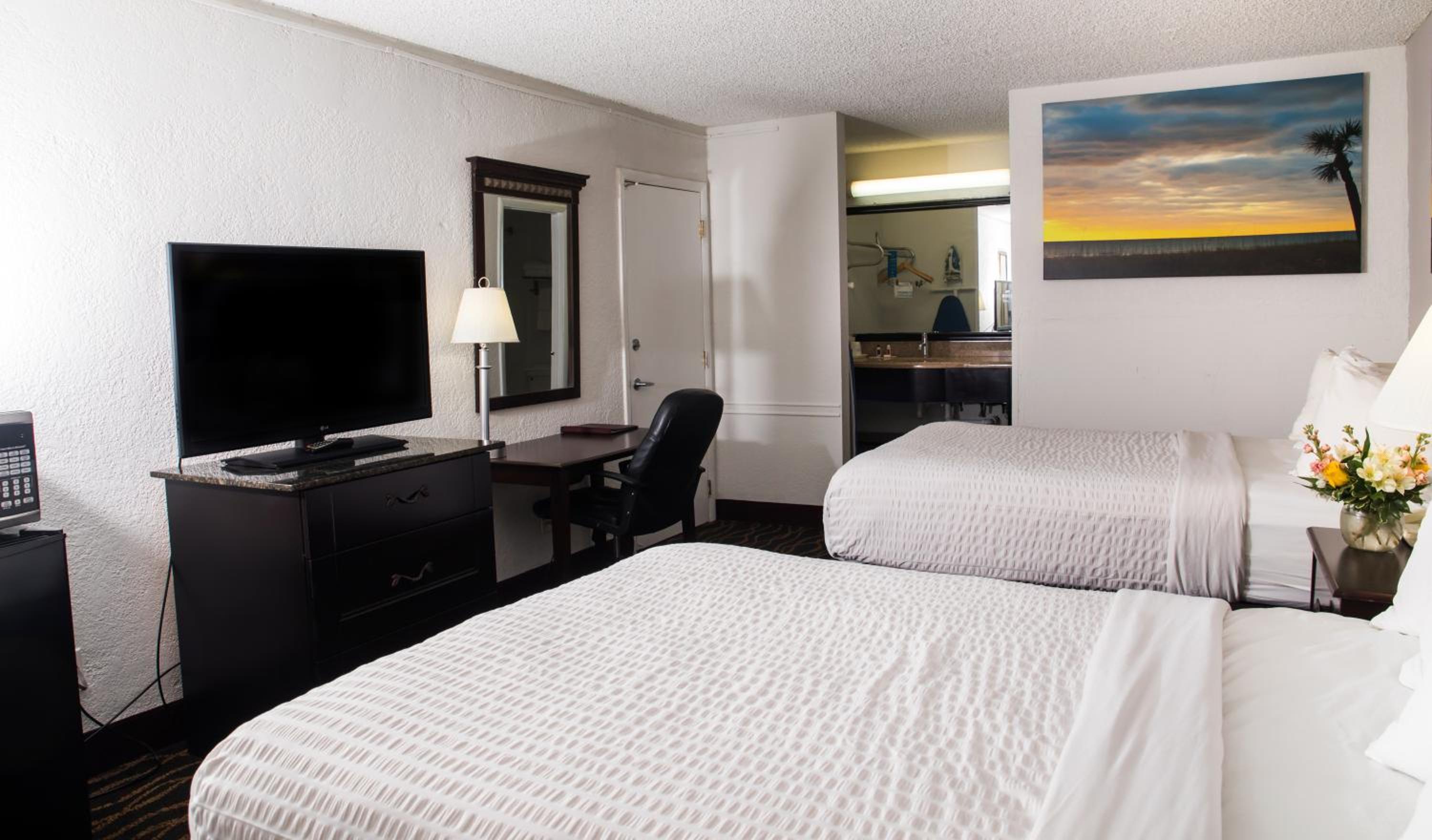Standard Double Room with Pool View - Non-Smoking - Photo 6