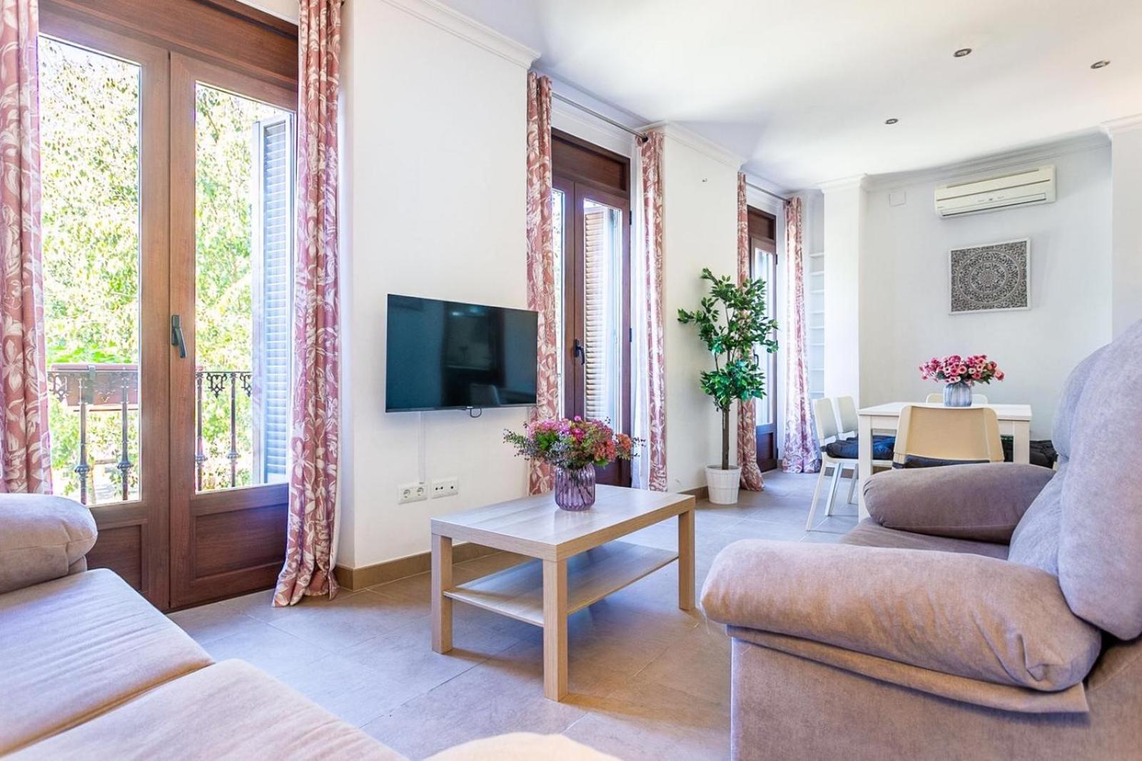 Three-Bedroom House - Photo 2