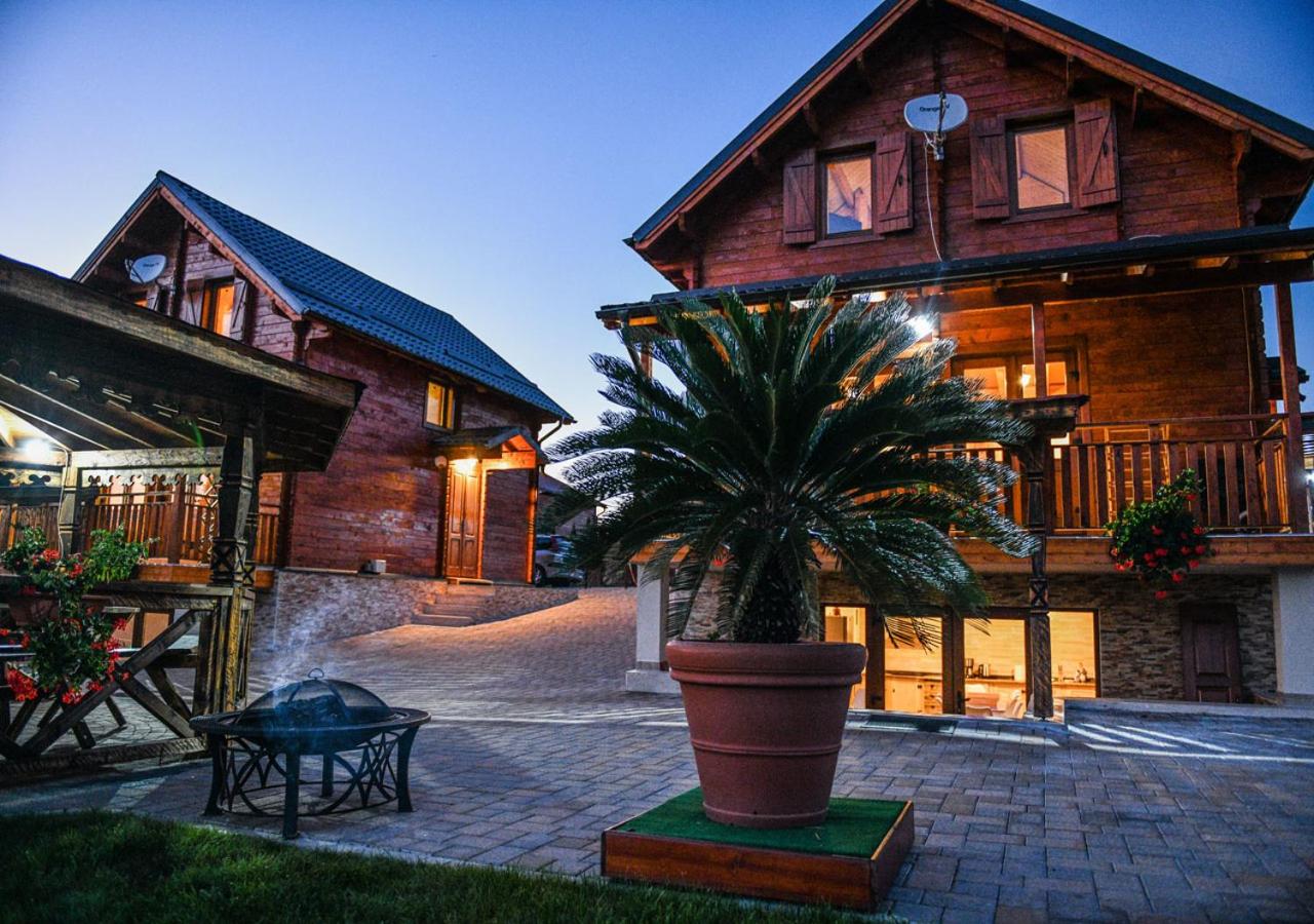 Four-Bedroom House - Photo 18