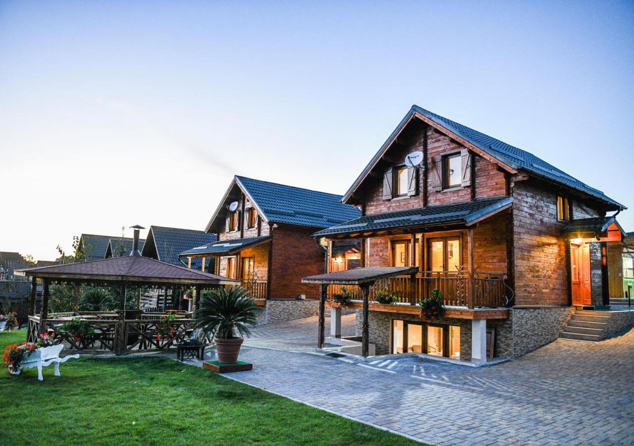 Four-Bedroom House - Photo 7