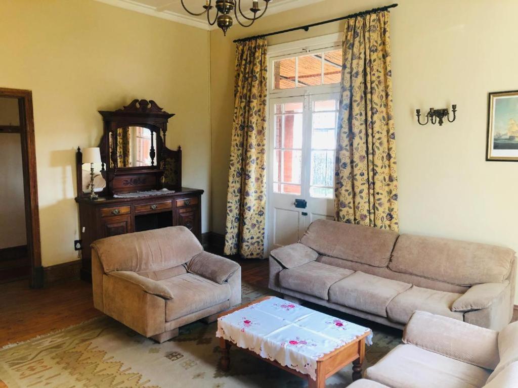 Four-Bedroom House - Photo 1