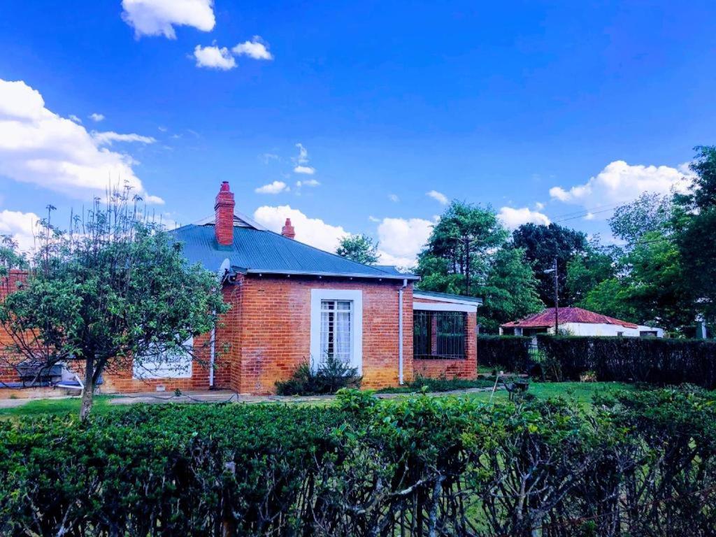 Four-Bedroom House - Photo 4