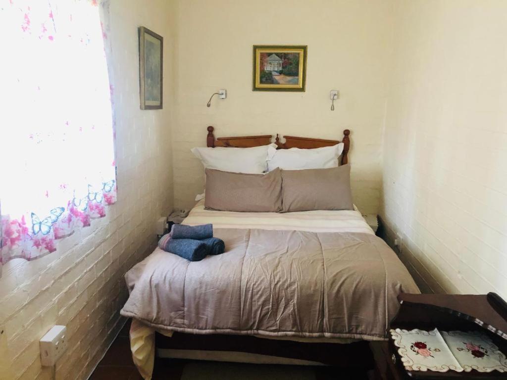 Four-Bedroom House - Photo 12